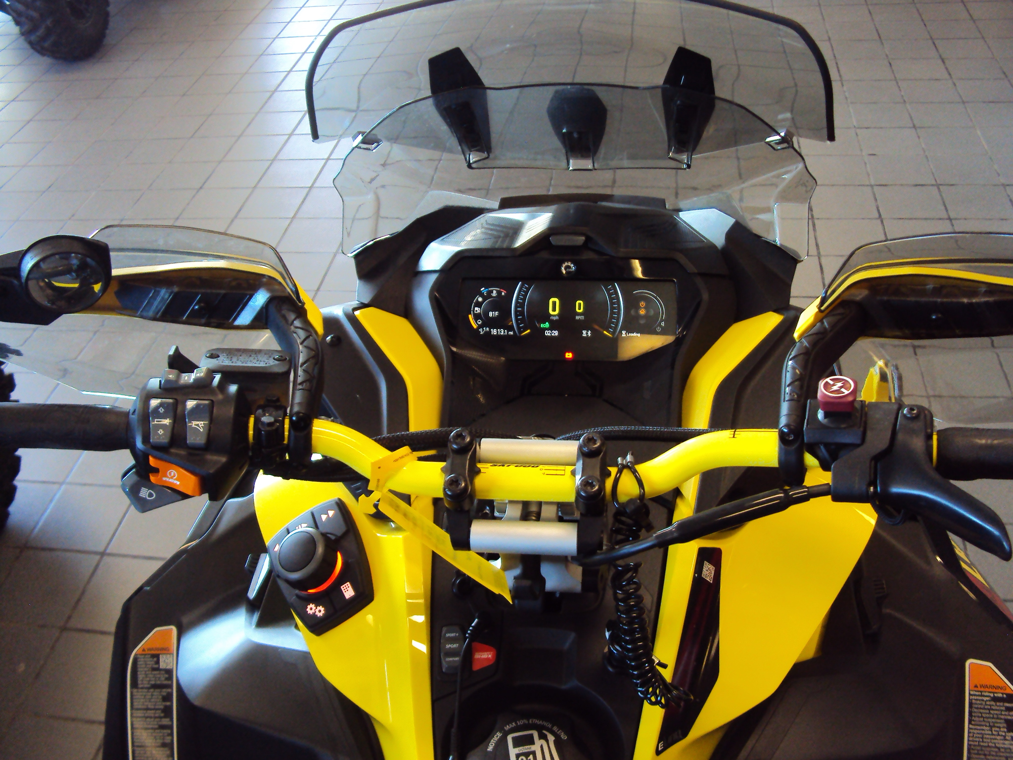2022 Ski-Doo Renegade® X-RS® 900 ACE™ Turbo R - Yellow/Black - Photo 7