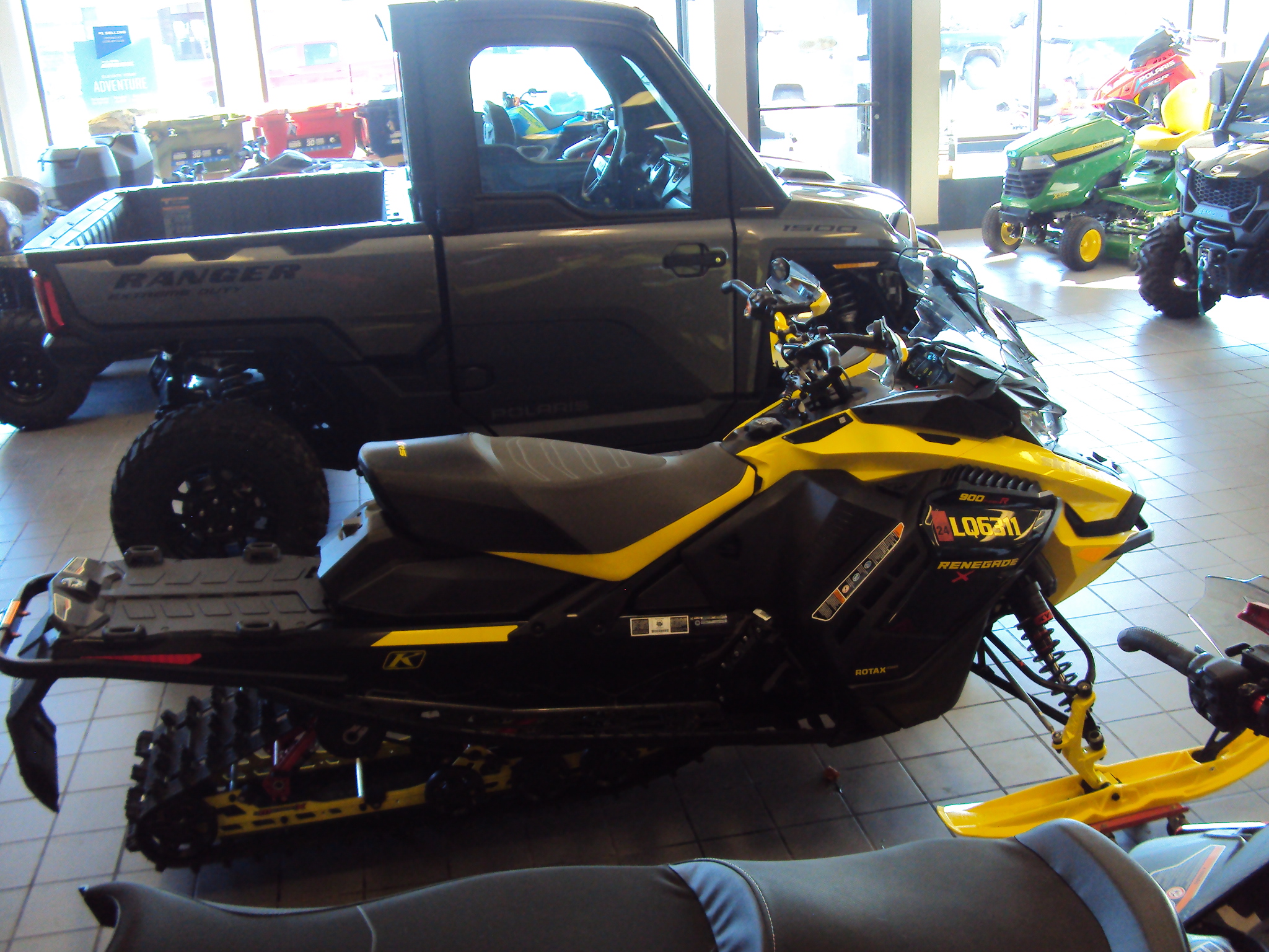 2022 Ski-Doo Renegade® X-RS® 900 ACE™ Turbo R - Yellow/Black - Photo 8