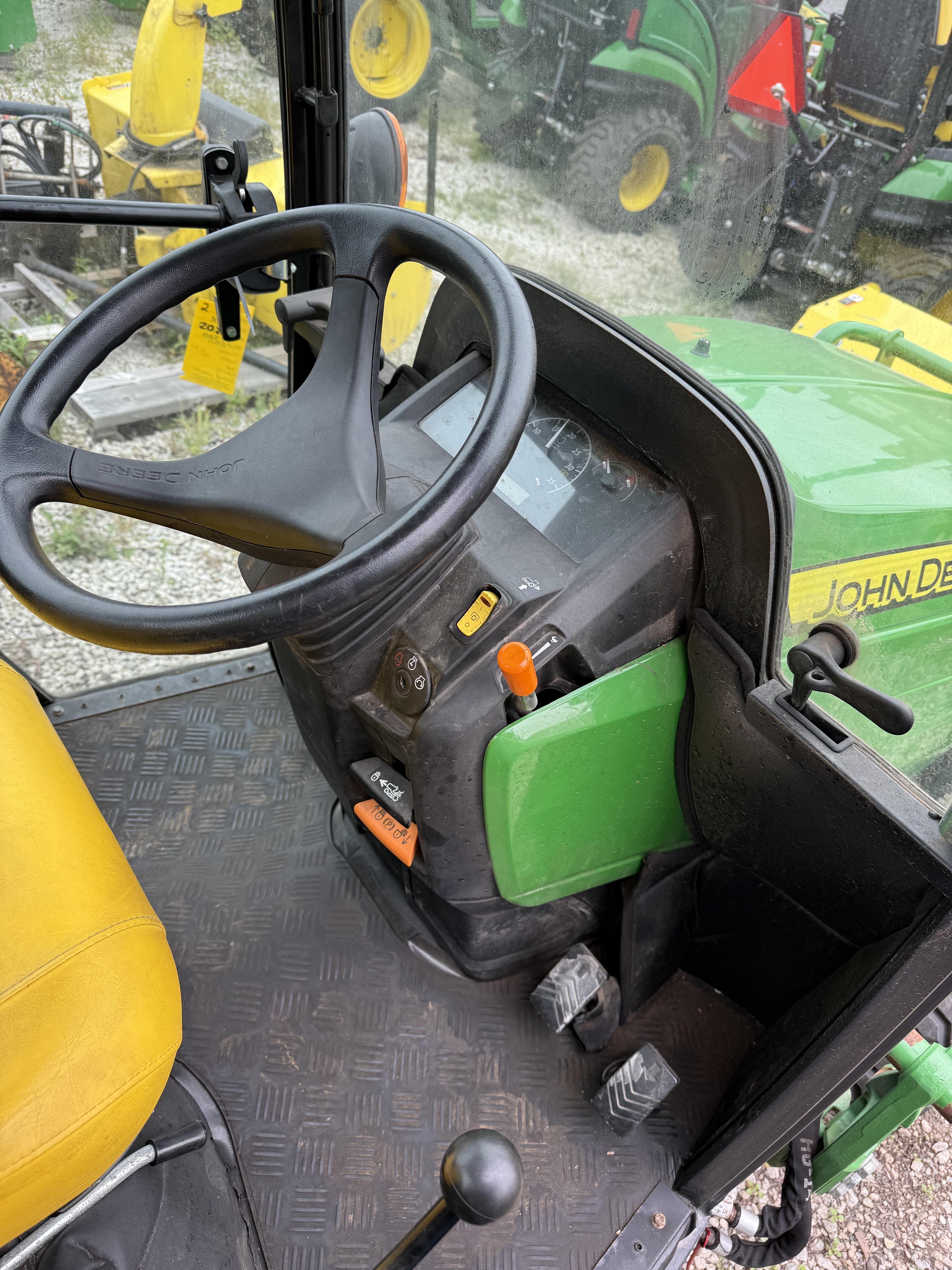 2022 John Deere 1025R - Photo 4
