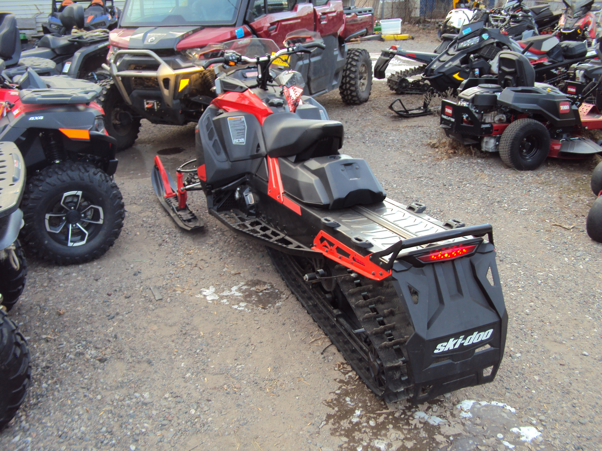 2021 Ski-Doo Backcountry™ 850 E-TEC® - Red/Black - Photo 5