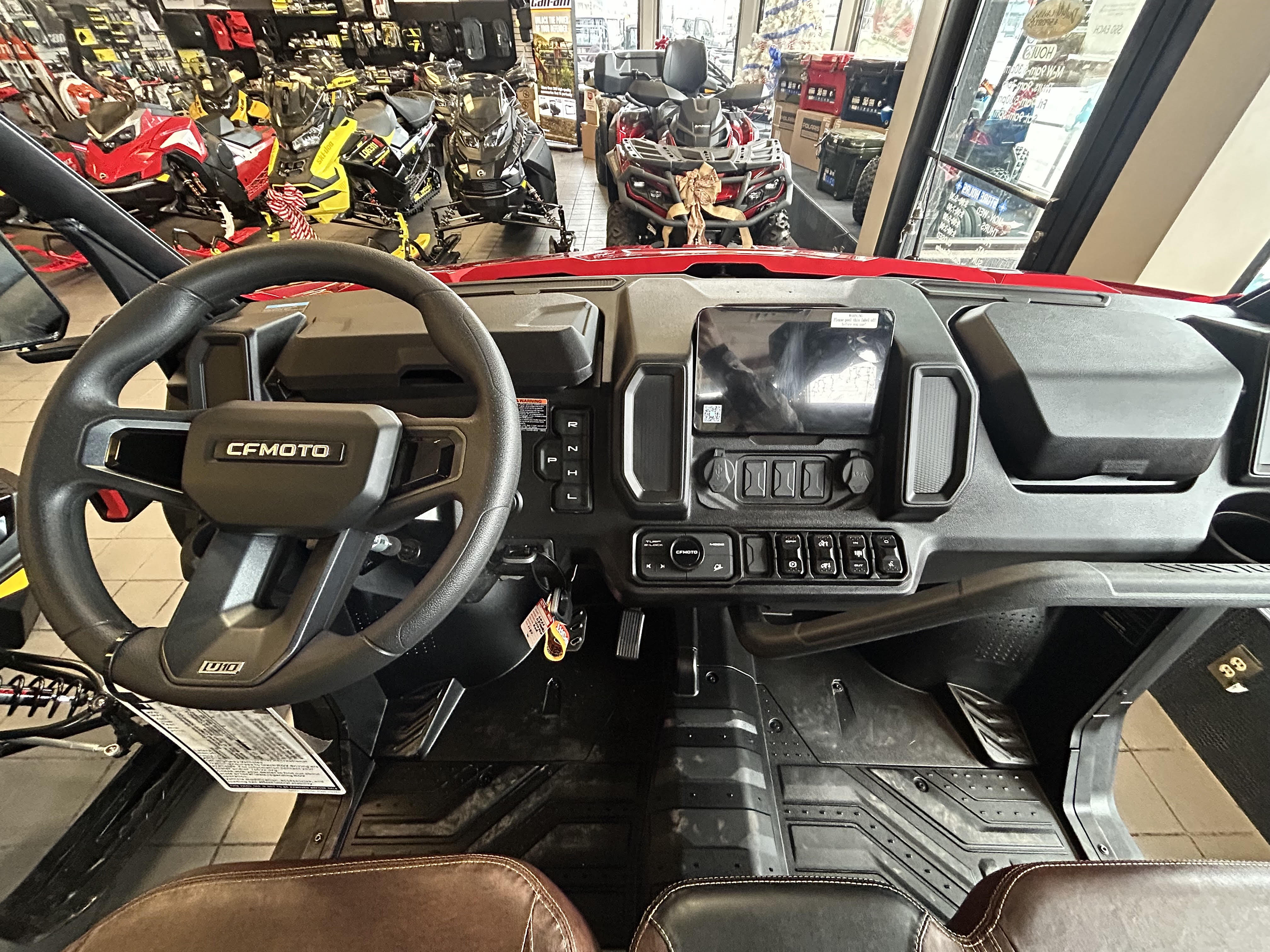 2025 CFMOTO UFORCE U10 Pro - Photo 5
