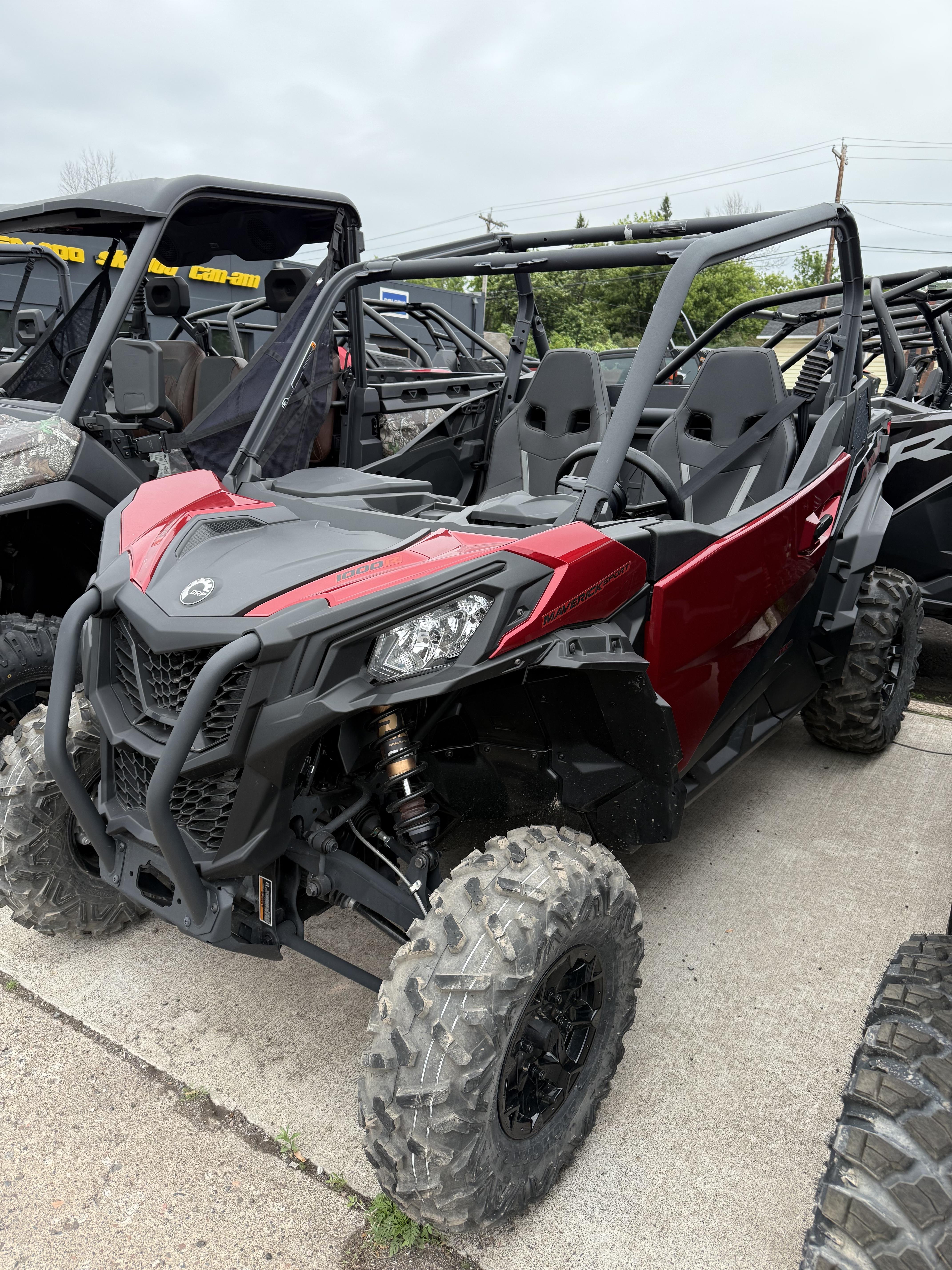 2024 Can-Am Maverick Sport DPS