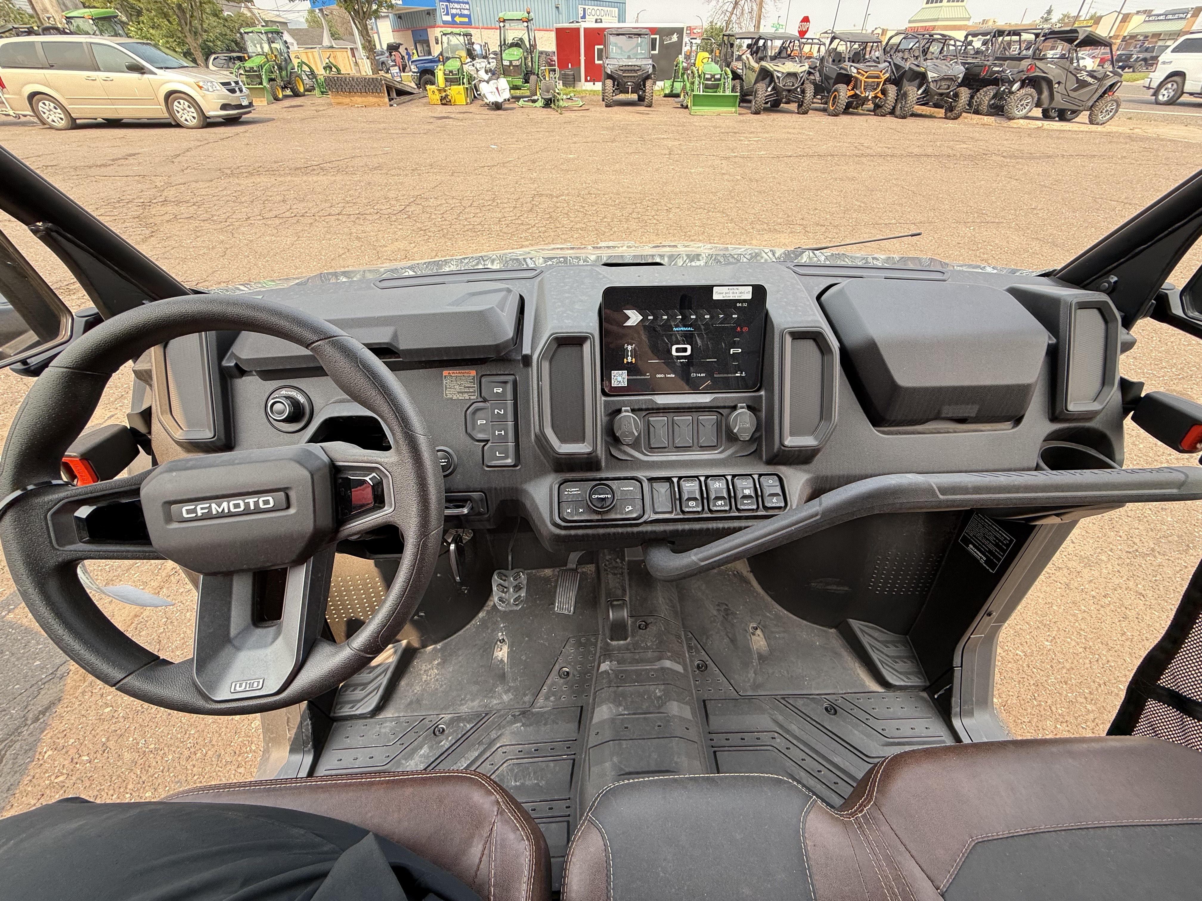 2025 CFMOTO UForce U10 XL Pro - Photo 3