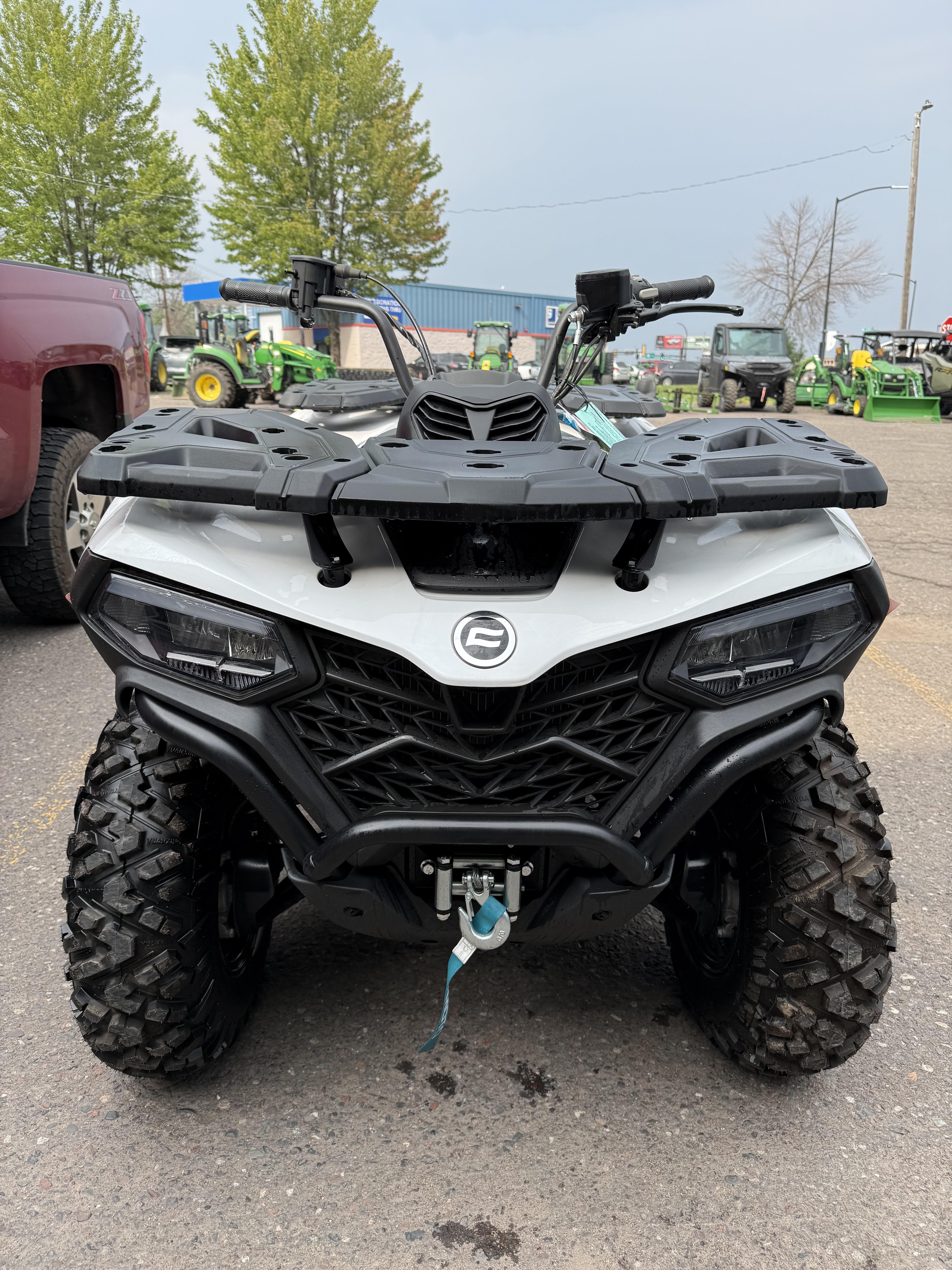 2025 CFMOTO CForce 500 - Photo 3
