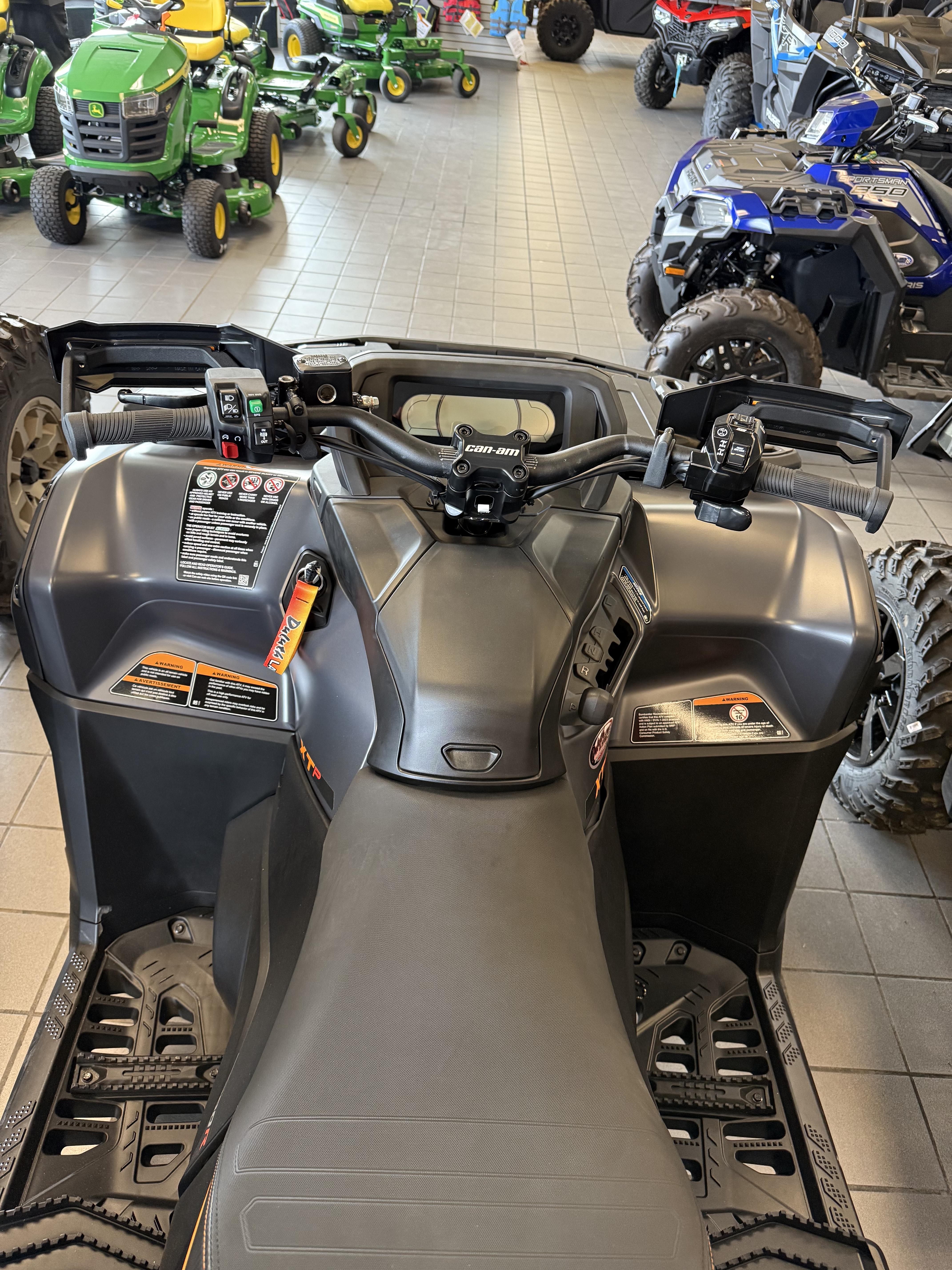 2025 Can-Am Outlander XT-P 1000 - Photo 3
