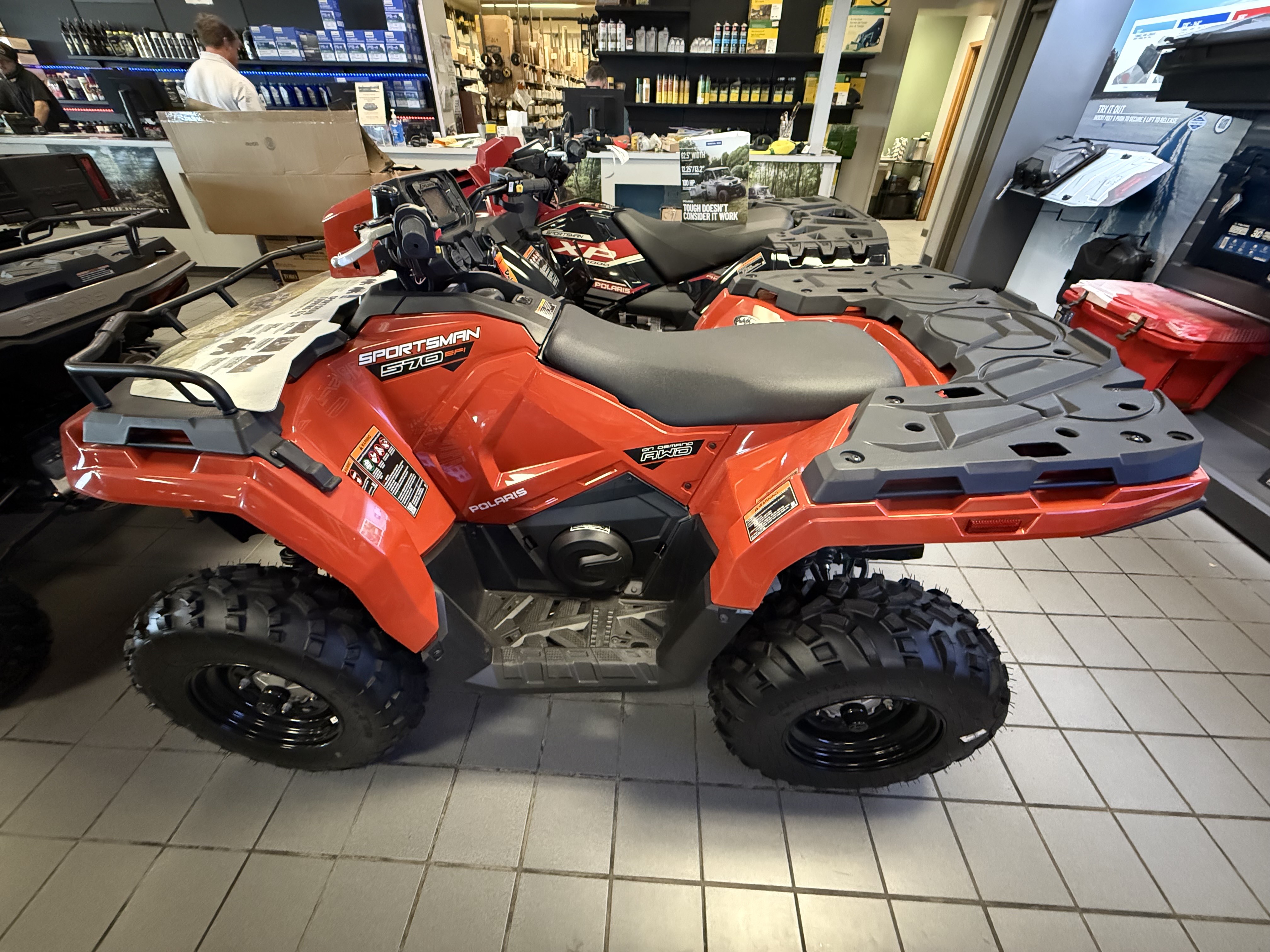 2025 Polaris Sportsman 570 - Photo 2