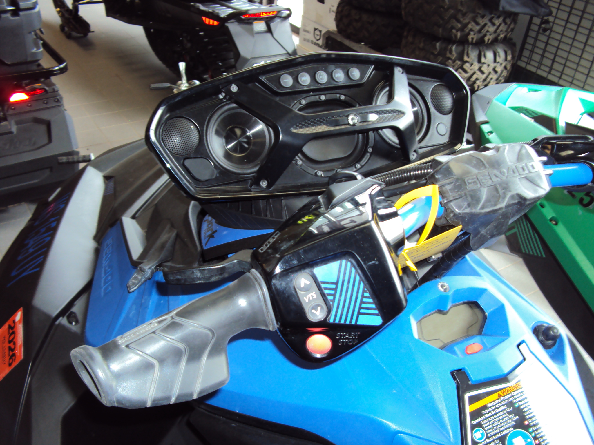 2023 Sea-Doo Spark Trixx 2 Up 90 With iBR and audio - Photo 5