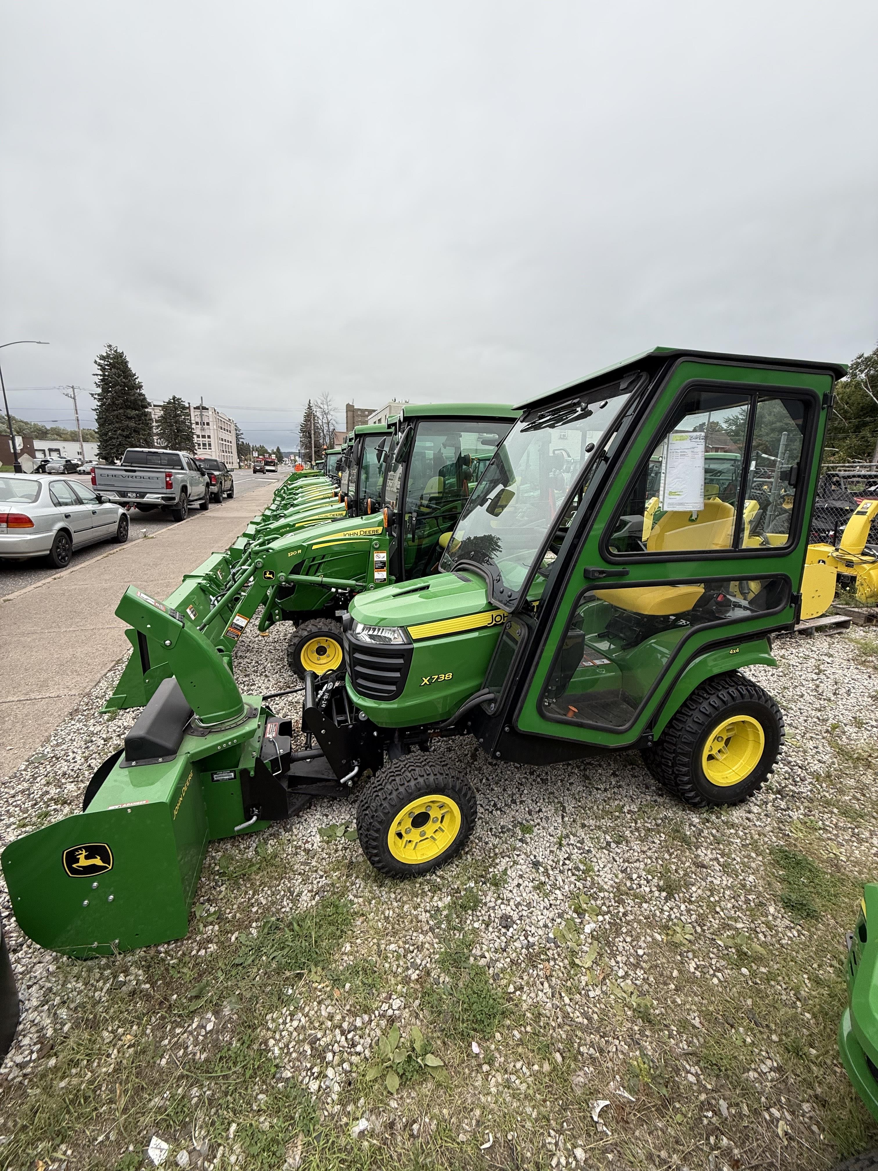 2024 John Deere X738