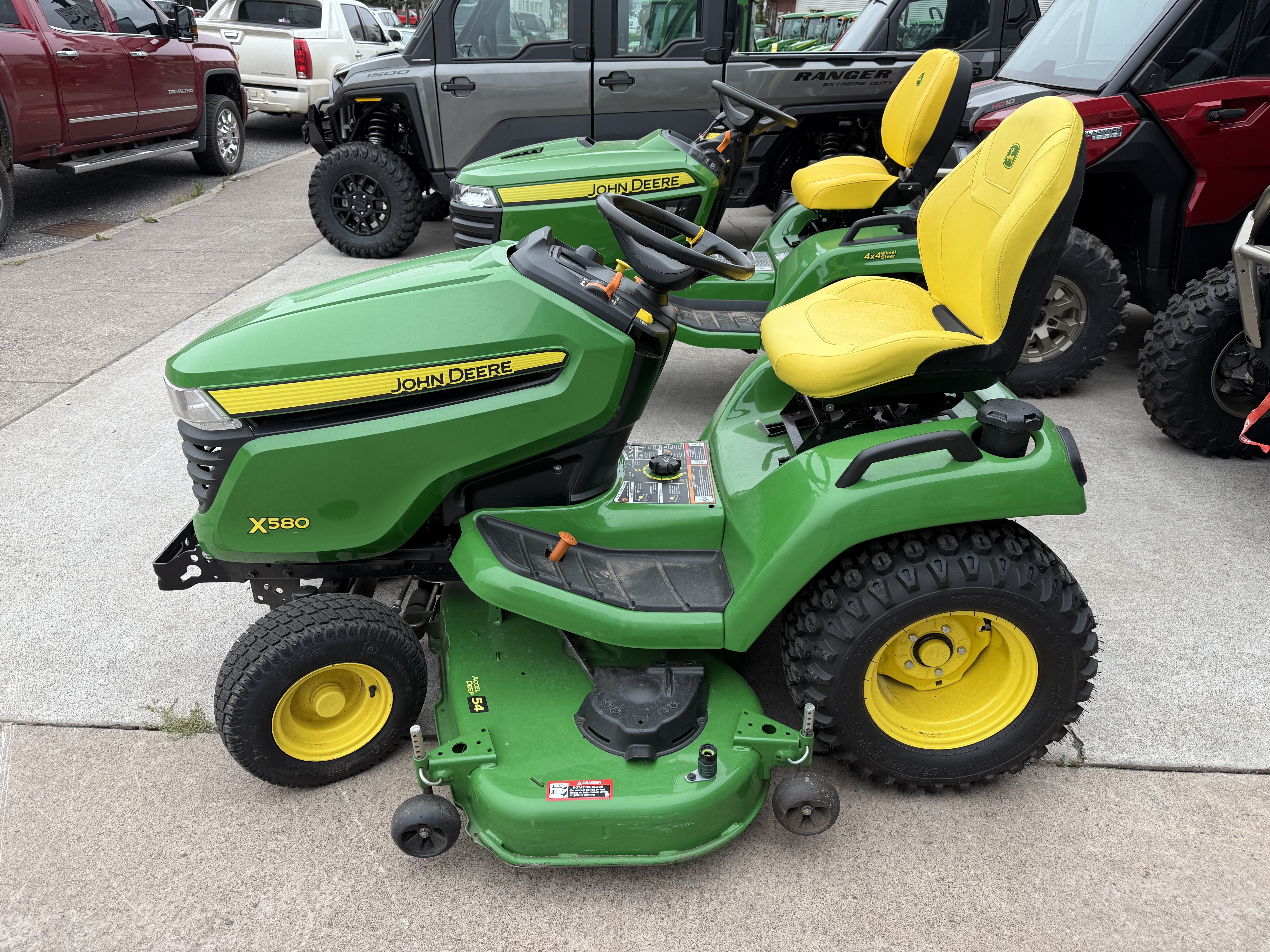 2023 John Deere X580