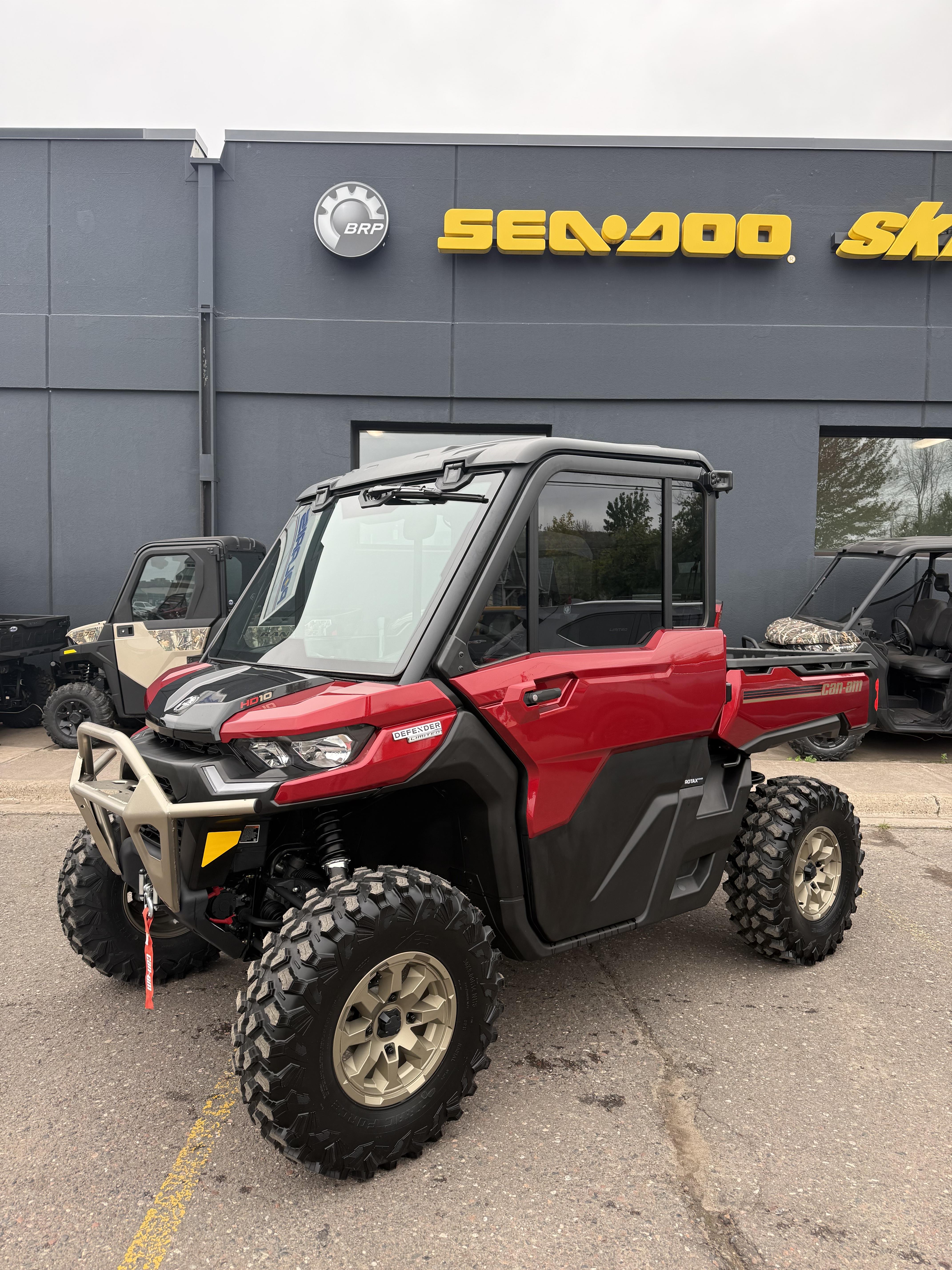 2025 Can-Am Defender Limited HD10