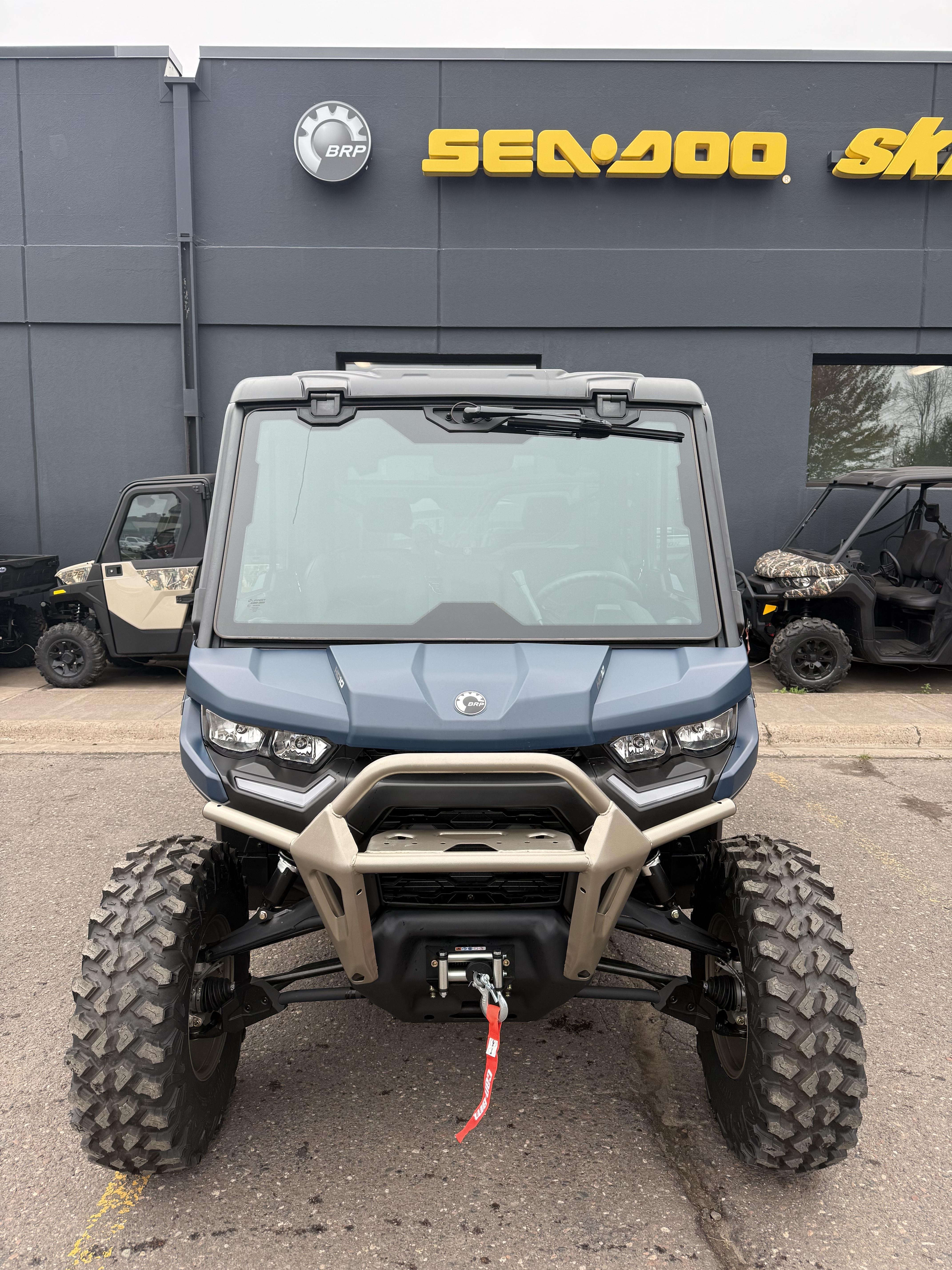 2025 Can-Am Defender MAX Limited HD10 - Photo 2