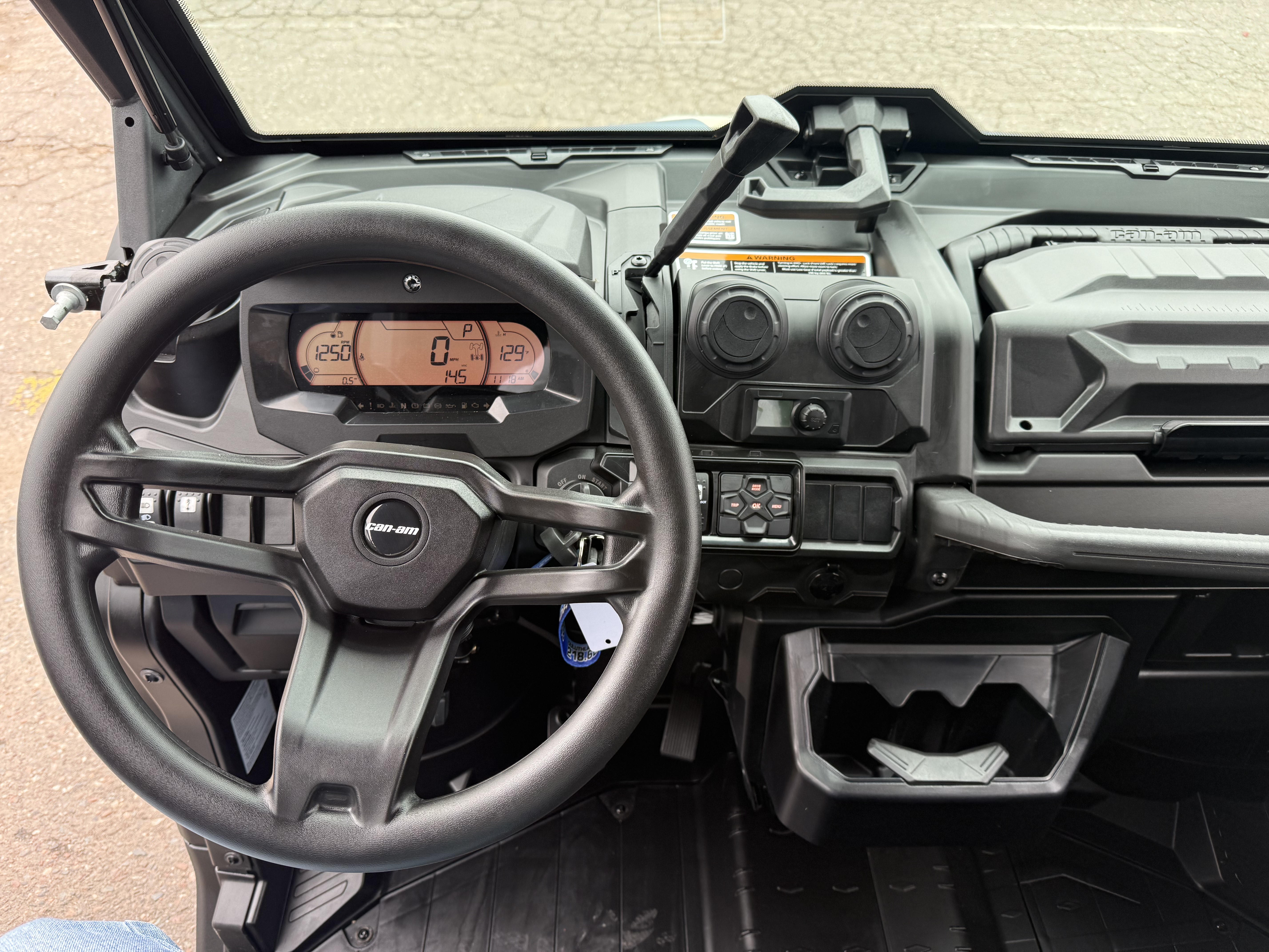 2025 Can-Am Defender MAX Limited HD10 - Photo 6