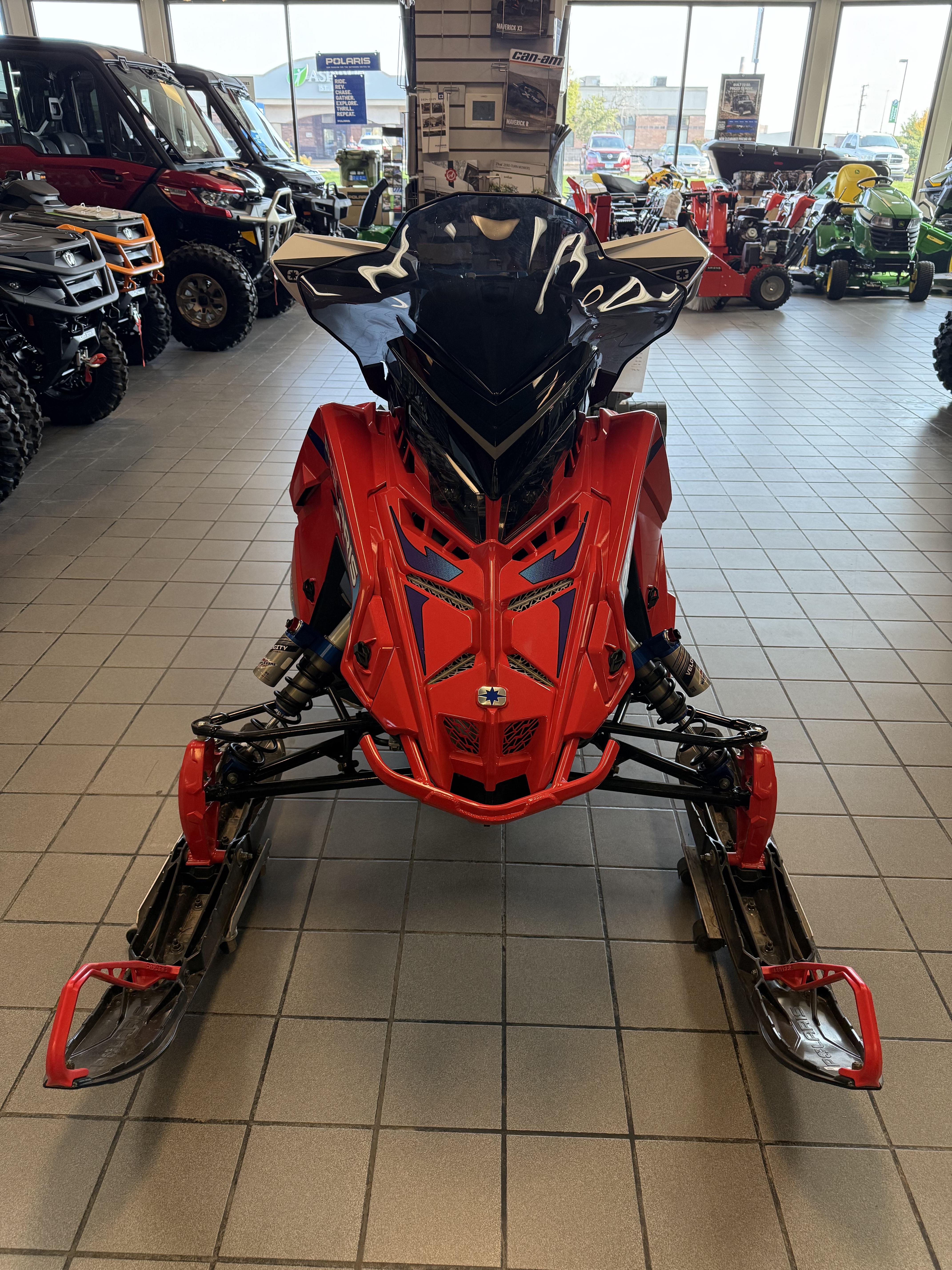 2025 Polaris Indy XCR 136 9R - Photo 2