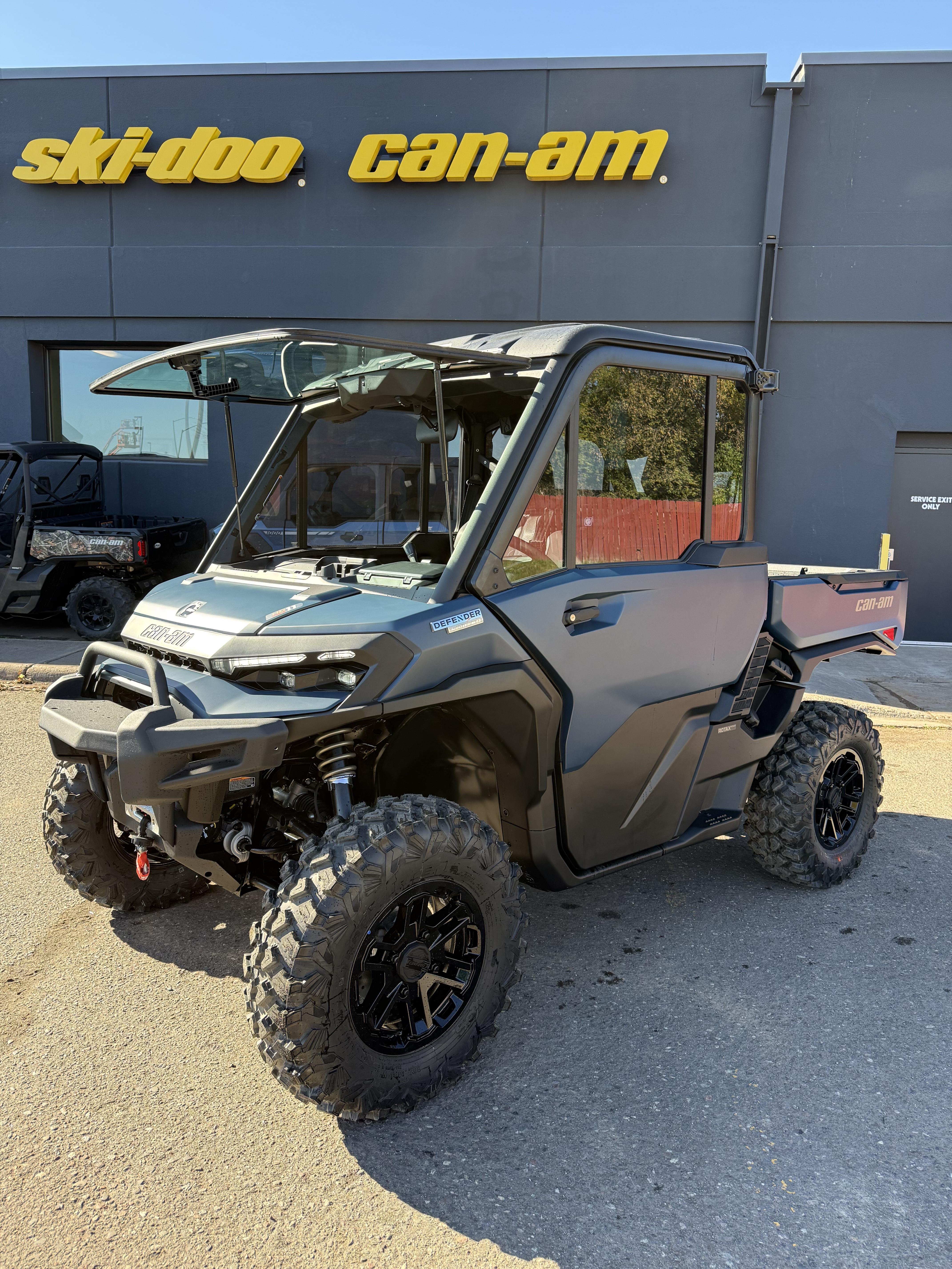 2026 Can-Am Defender Limited HD11
