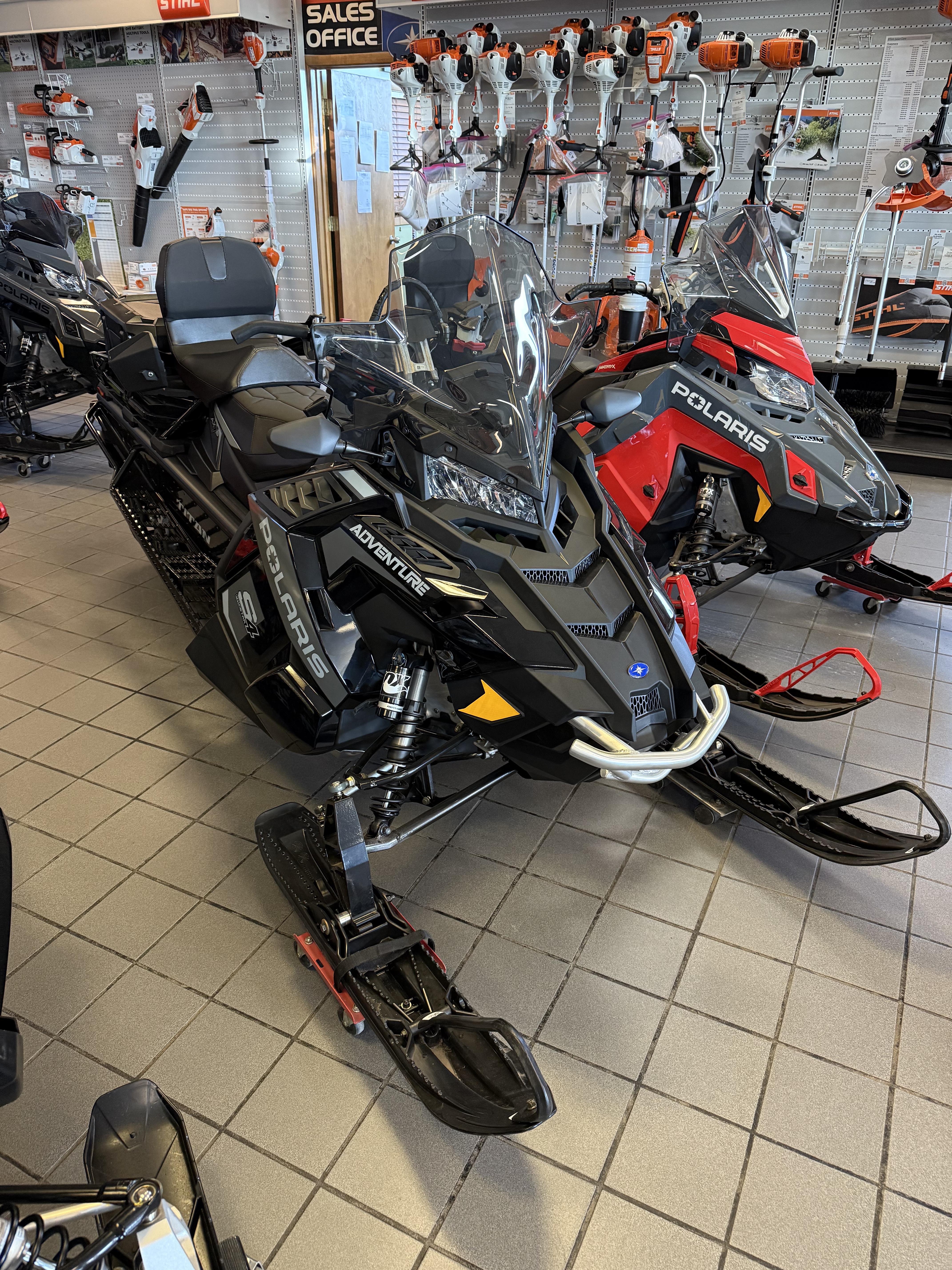 2025 Polaris Titan Prostar S4 Adventure 155