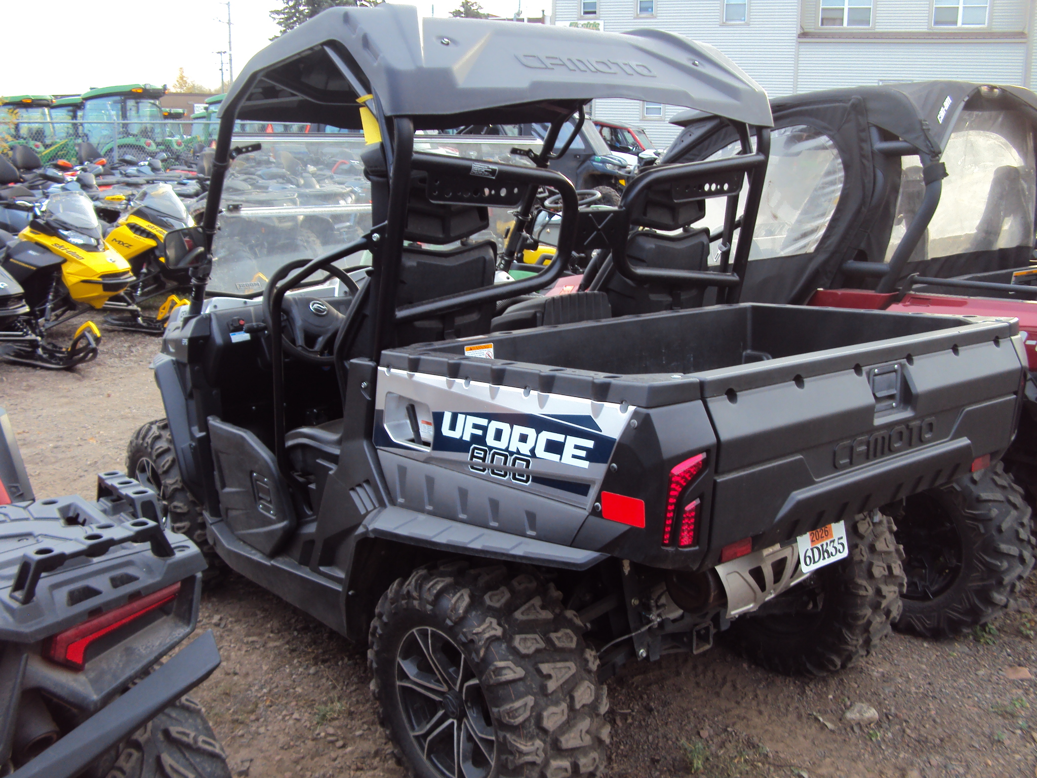 2022 CFMOTO UFORCE 800 - Photo 3