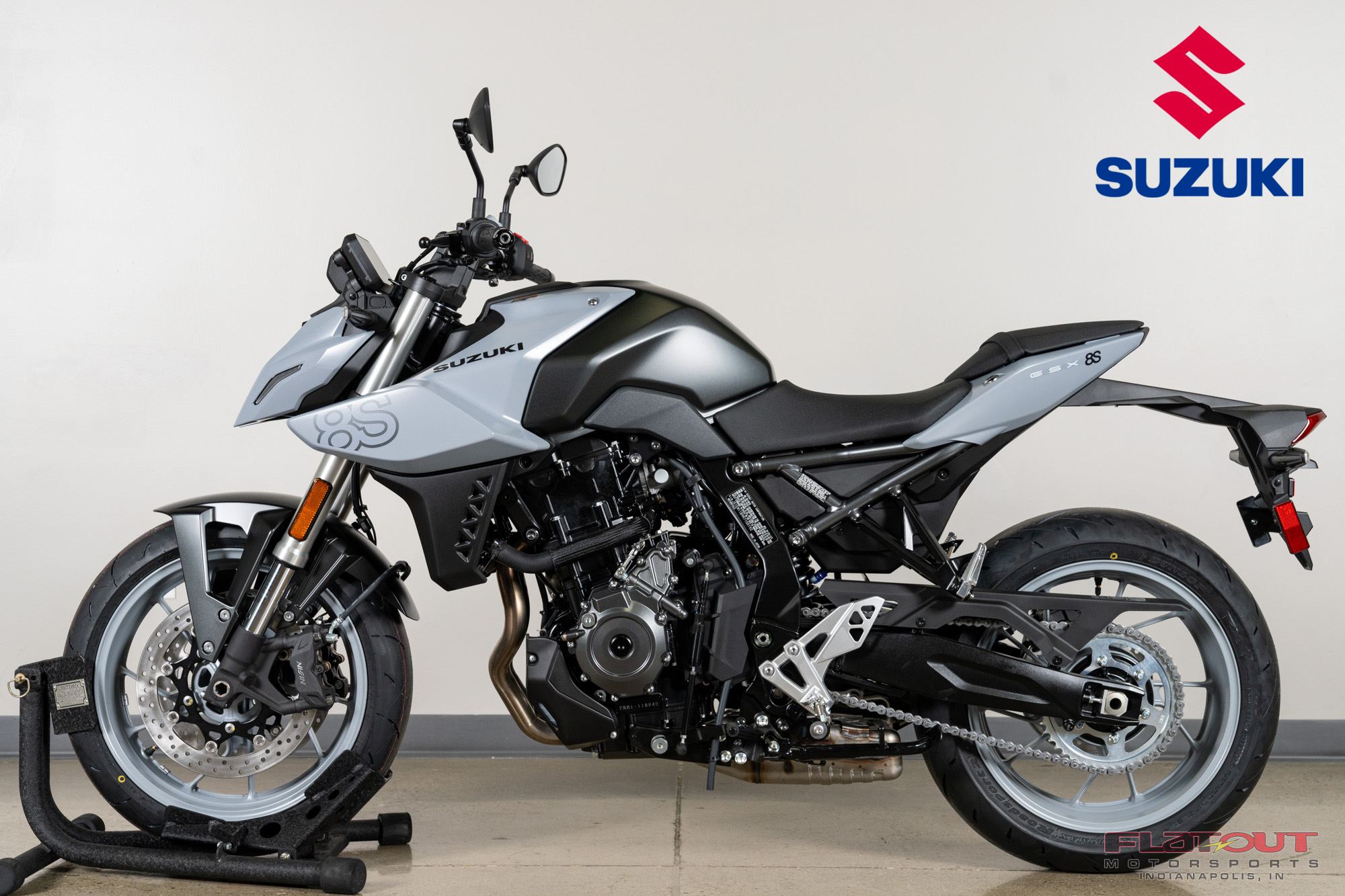 スズキ The 1987 Suzuki GSX-R1100 and the 1988 Kawasaki ZX-10 were both