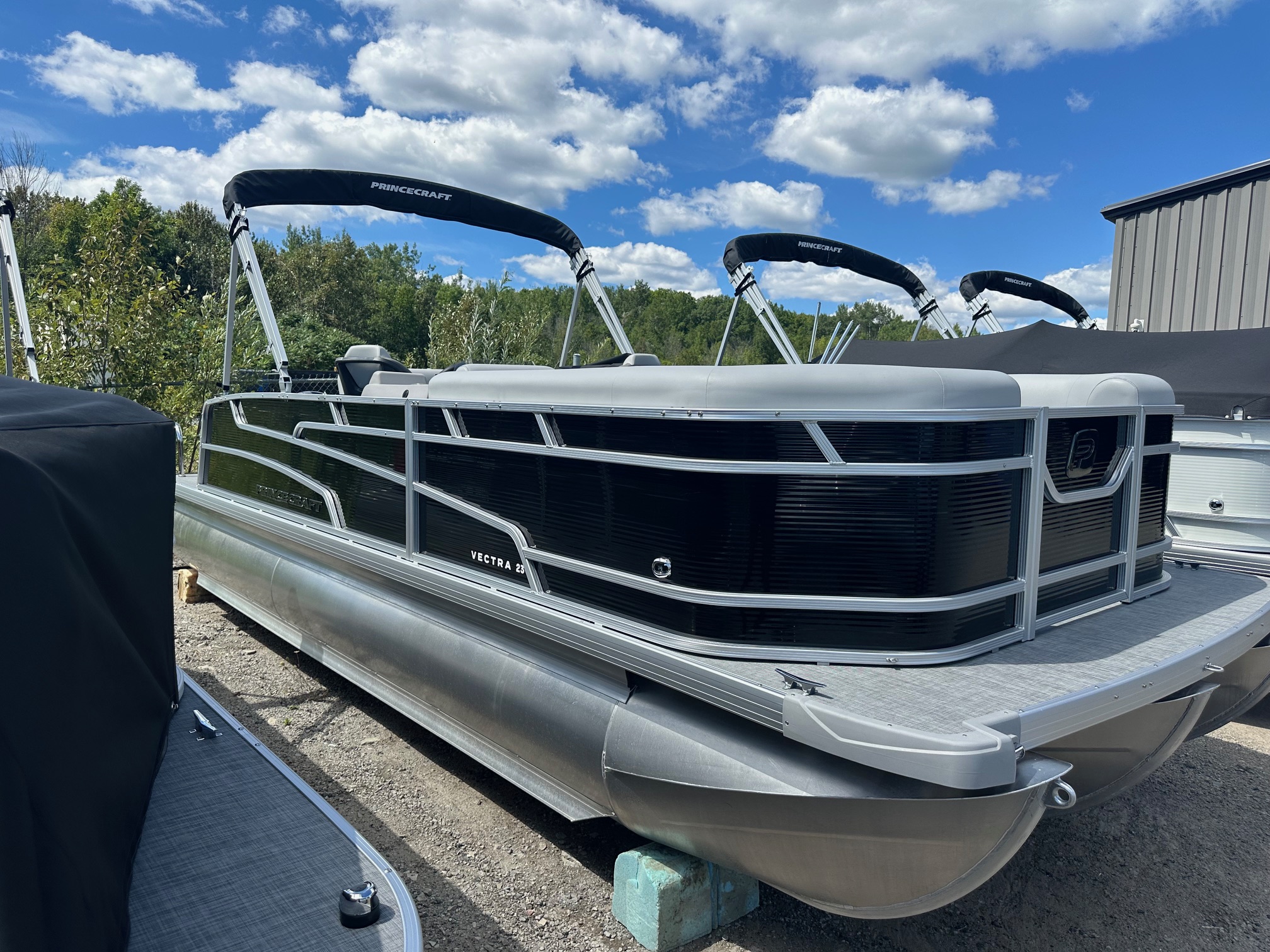 2025 Princecraft Vectra® 23 RL   Tritoon Instock at Marsh's Marina in Waubaushene, Ontario