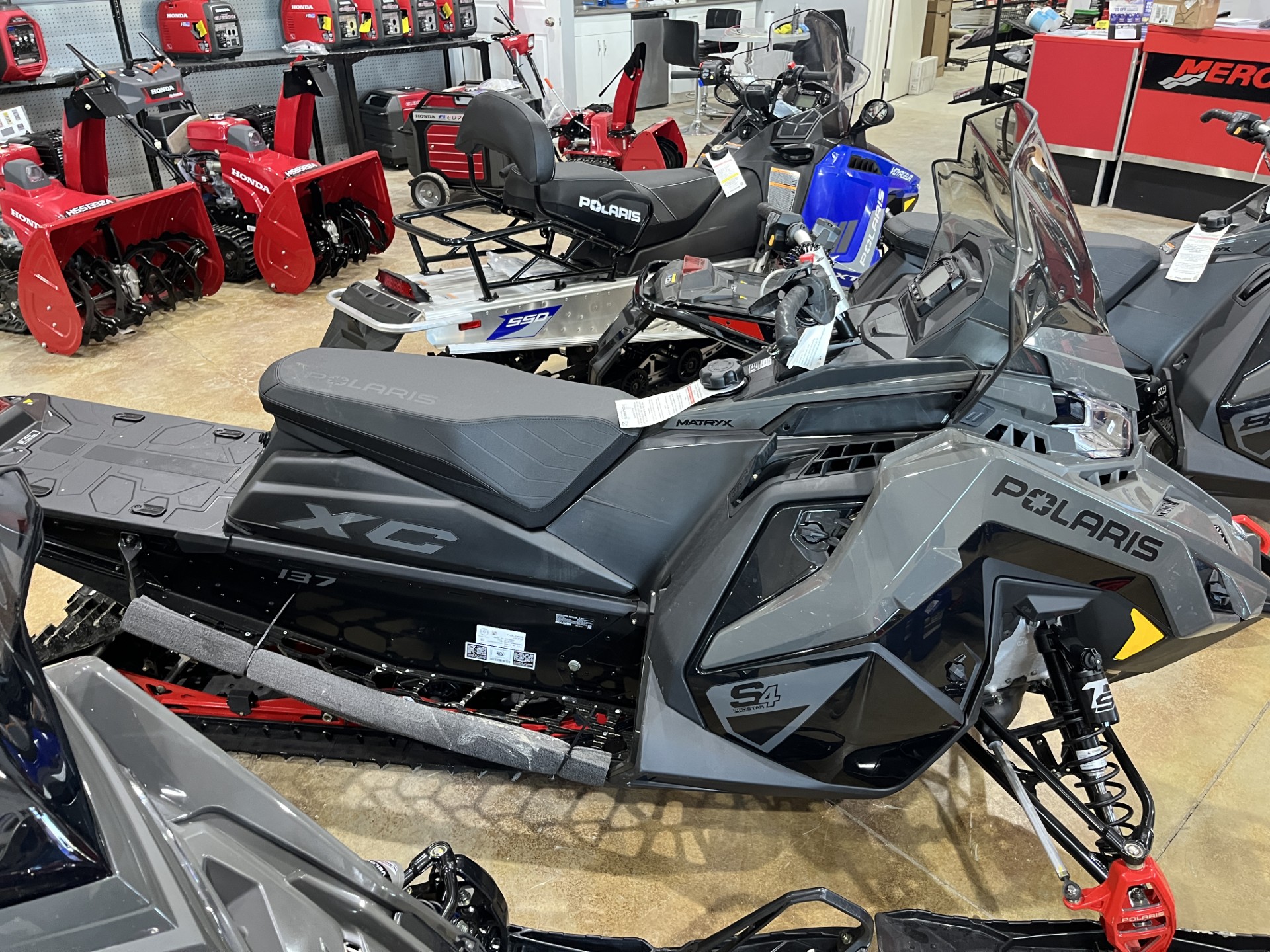 2024 Polaris PROSTAR S4 INDY XC 137 - Photo 2