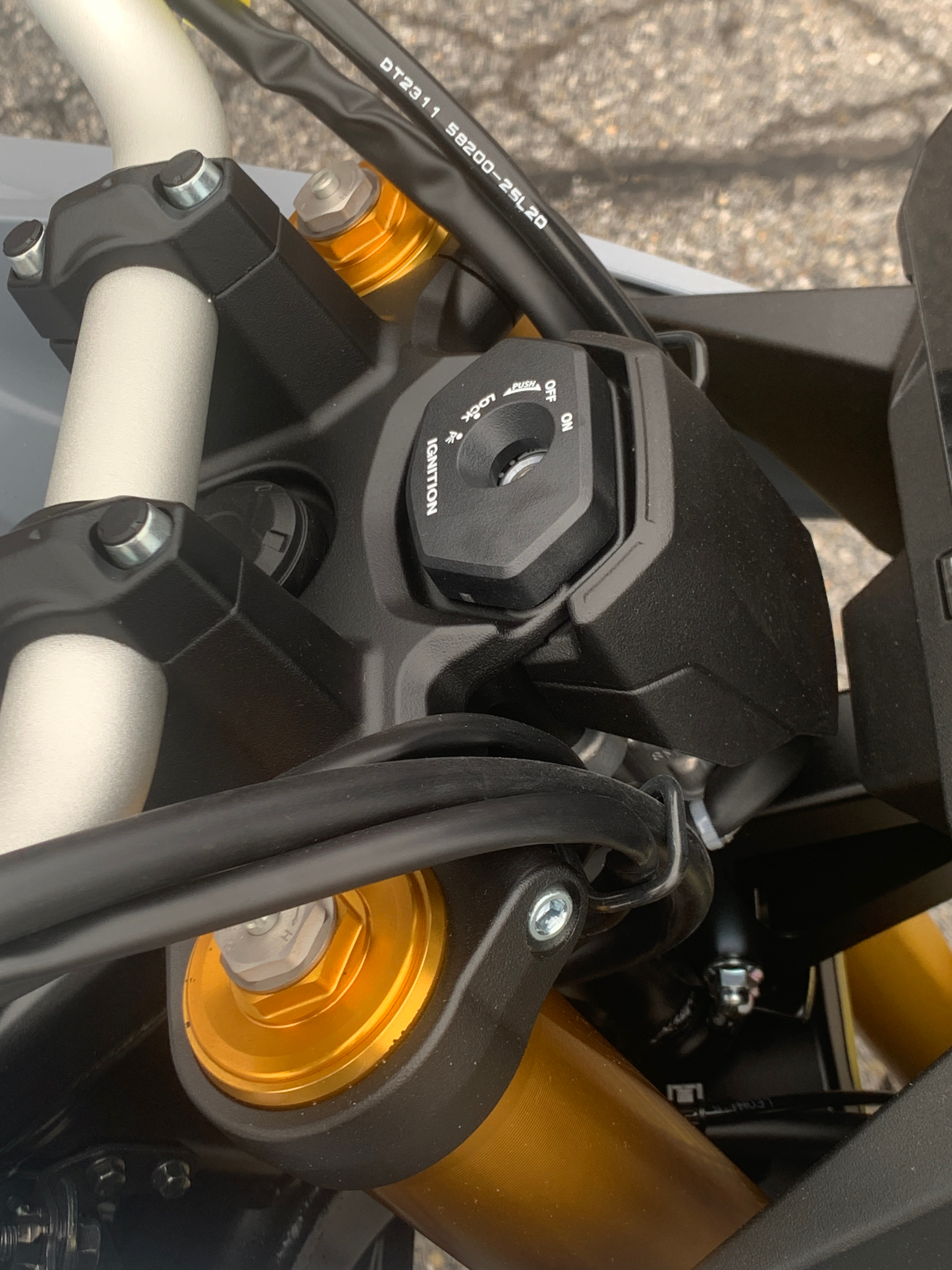 2023 Suzuki V-Strom 800DE - Photo 11