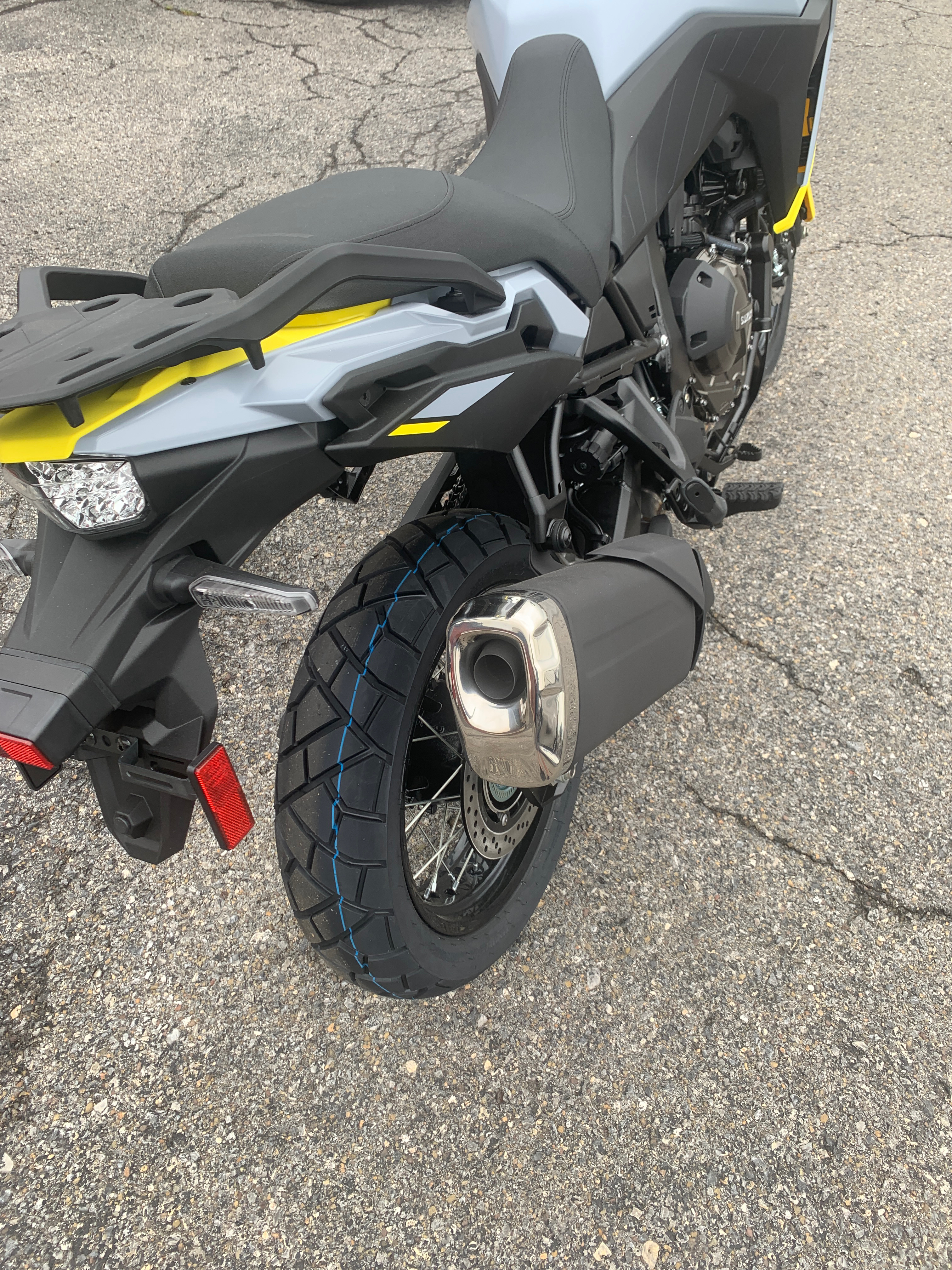 2023 Suzuki V-Strom 800DE - Photo 6