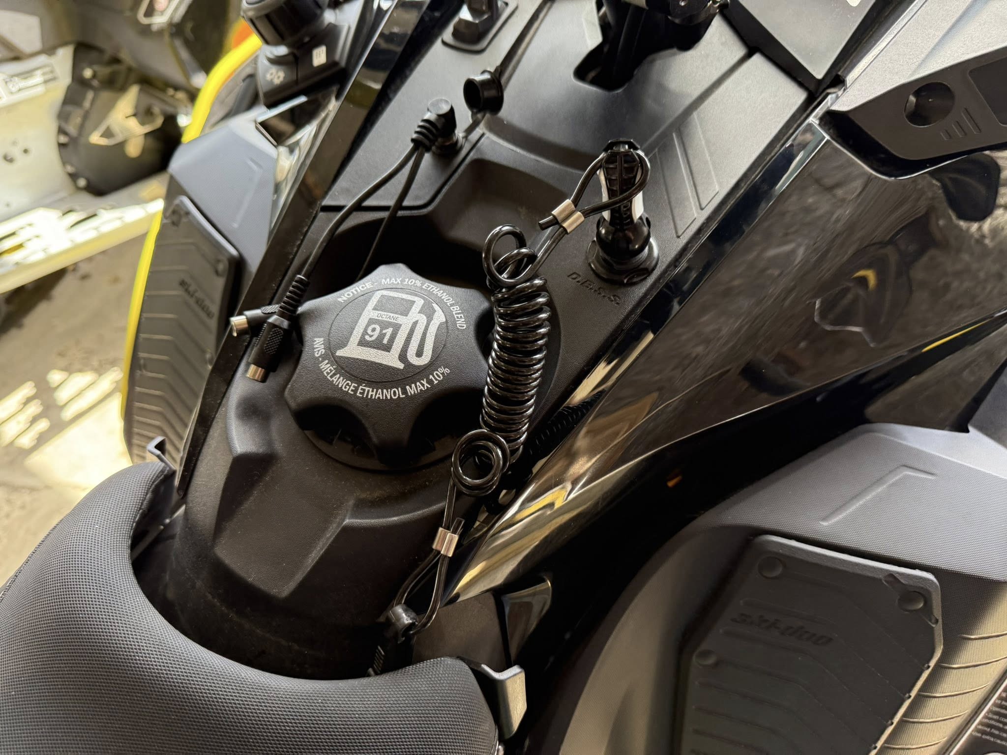2021 Ski-Doo Renegade® X-RS® 850 E-TEC® - Yellow/Black - Photo 9