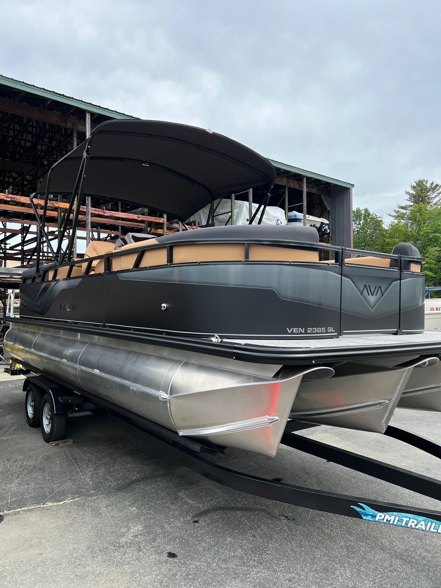 2025 Avalon Venture 85 Quad Lounger