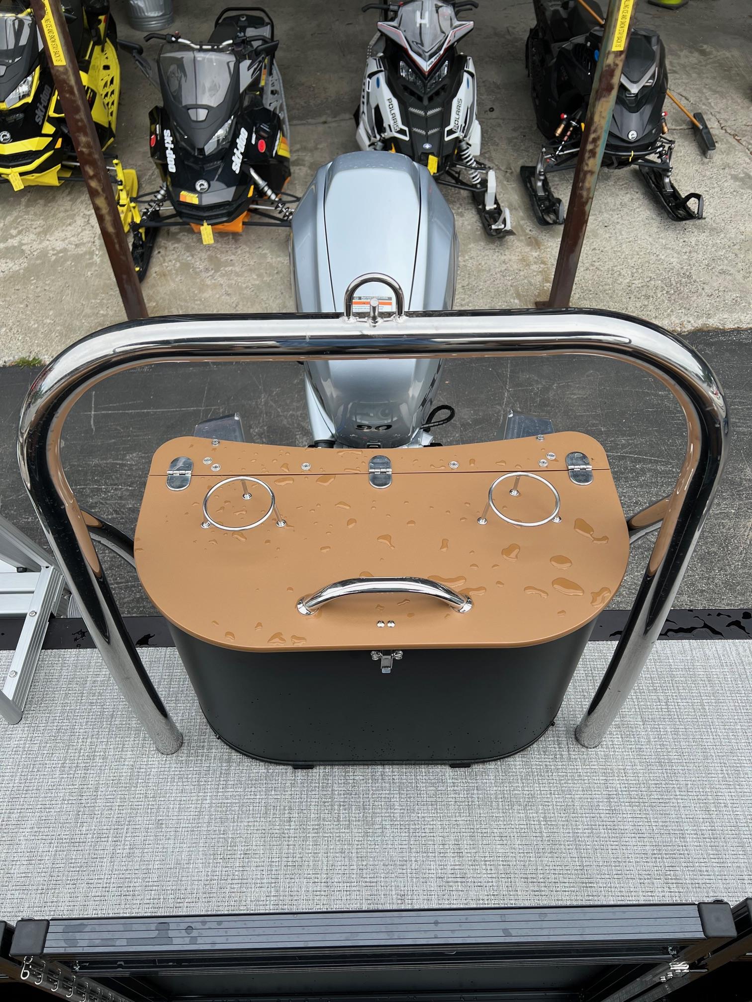 2025 Avalon Venture 85 Quad Lounger - Photo 10