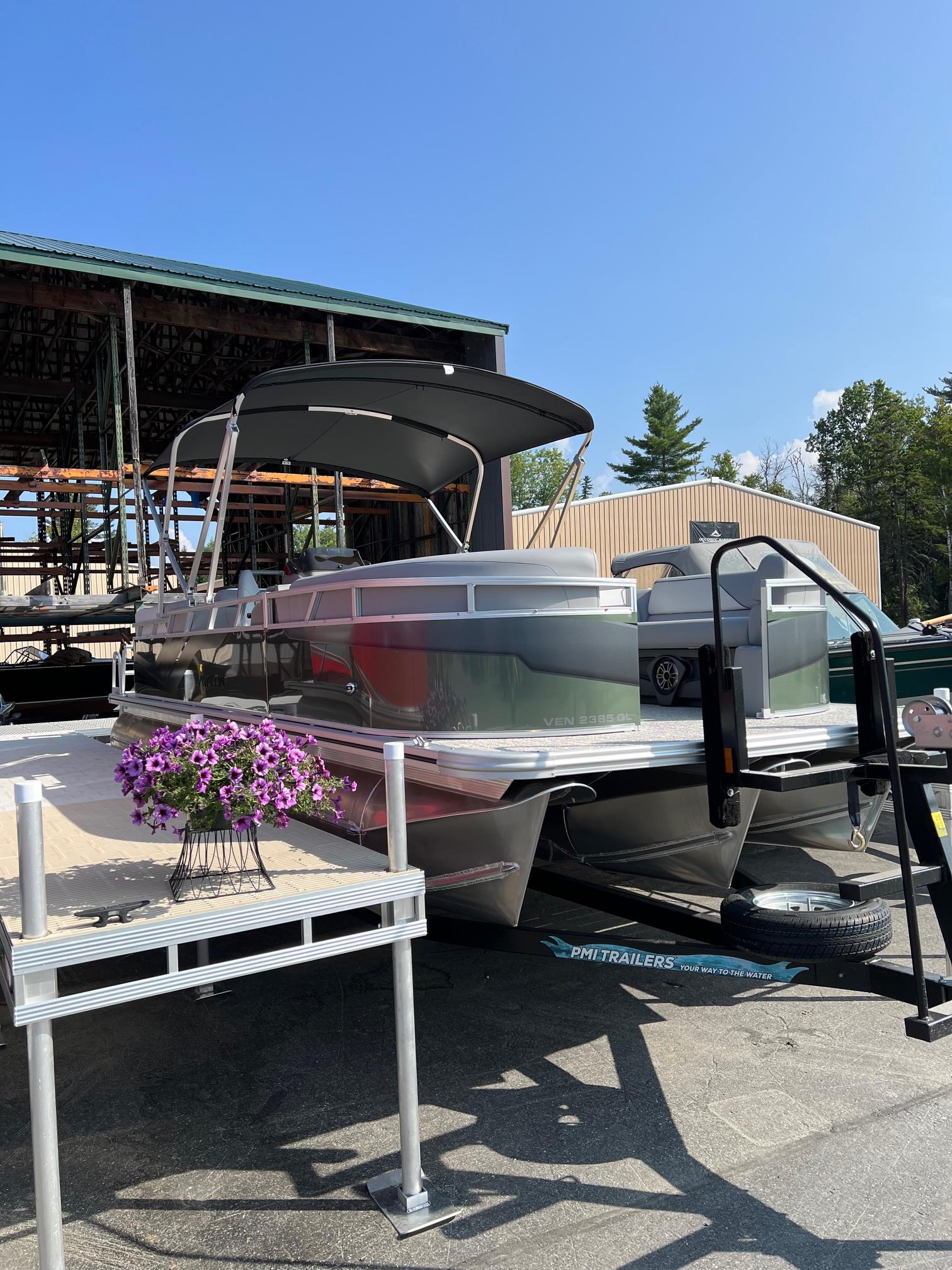 2026 Avalon Venture 85 Quad Lounger
