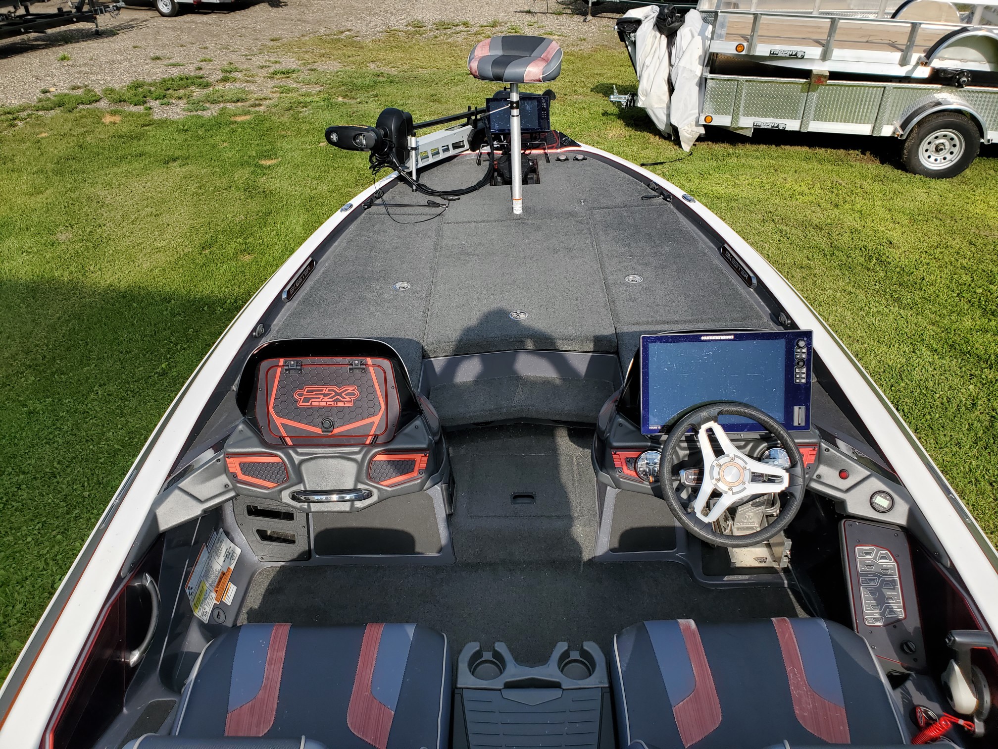 2019 Skeeter FX20 Apex Bass Boat w/250 Yamaha SHO Fourstroke, Solix 15, Solix 12 - Photo 8
