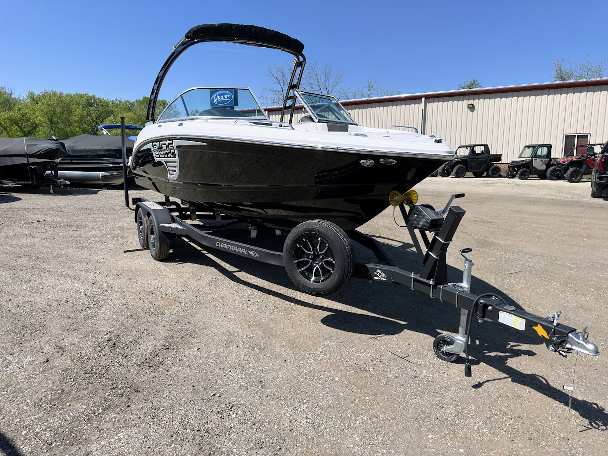 2023 Chaparral 23 SURF.  DEMO Surf/Wakeboard boat w/300hp 6.2 V8 and forward drive! - Photo 15