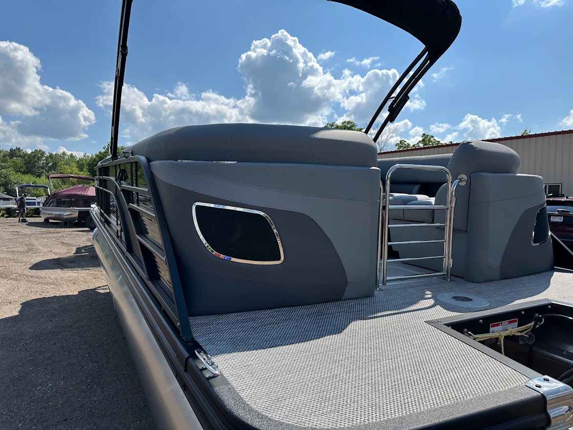 2024 Bennington 23LFB Fastback ESP Tri-toon w/ 250 HP Yamaha - Photo 9