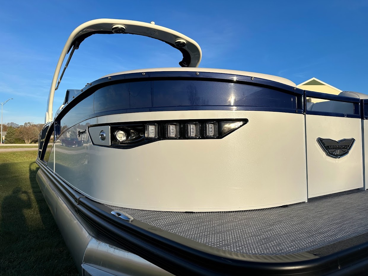 2023 Bennington 23RXSBA W/ 300HP Mercury Dealer Demo! Custom co-captain's chair, Cladded arch upgrade! - Photo 10