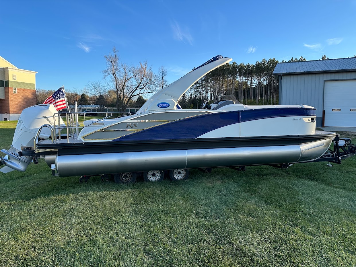 2023 Bennington 23RXSBA W/ 300HP Mercury Dealer Demo! Custom co-captain's chair, Cladded arch upgrade! - Photo 9