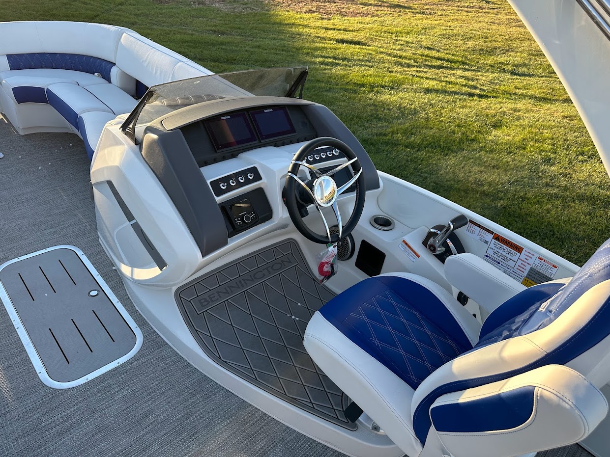 2023 Bennington 23RXSBA W/ 300HP Mercury Dealer Demo! Custom co-captain's chair, Cladded arch upgrade! - Photo 17