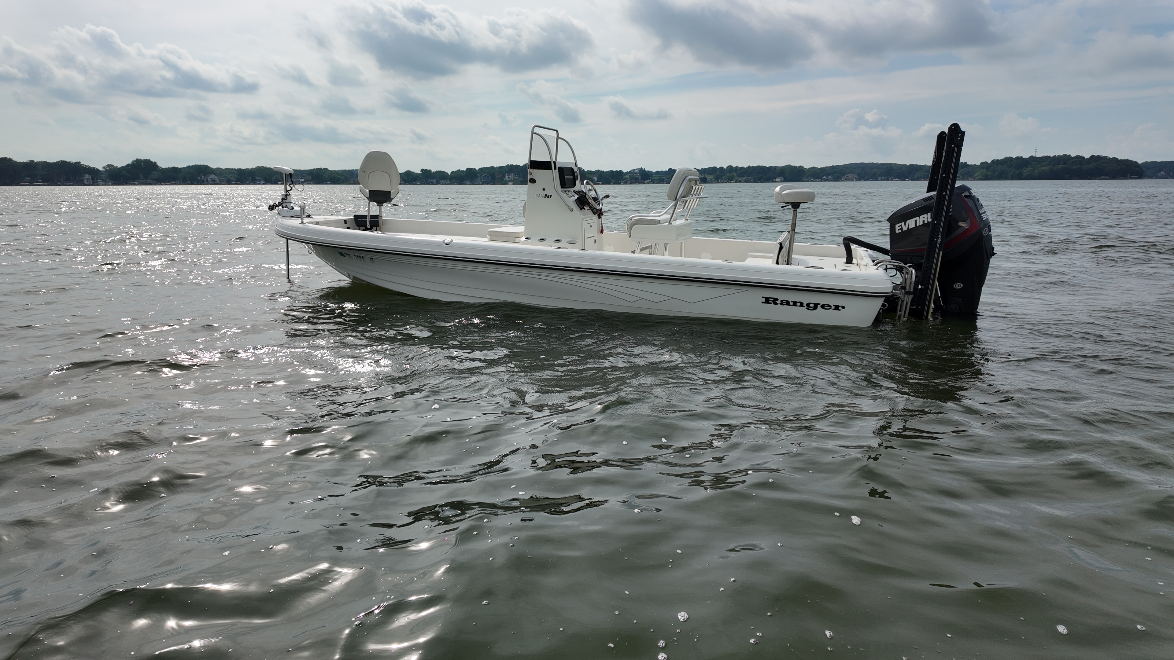 2014 Ranger Boats 2410 BAY Center Console.  300hp, 10' power poles, Helix 12, Helix 9, Ulterra 80, only 253 hours! - Photo 7