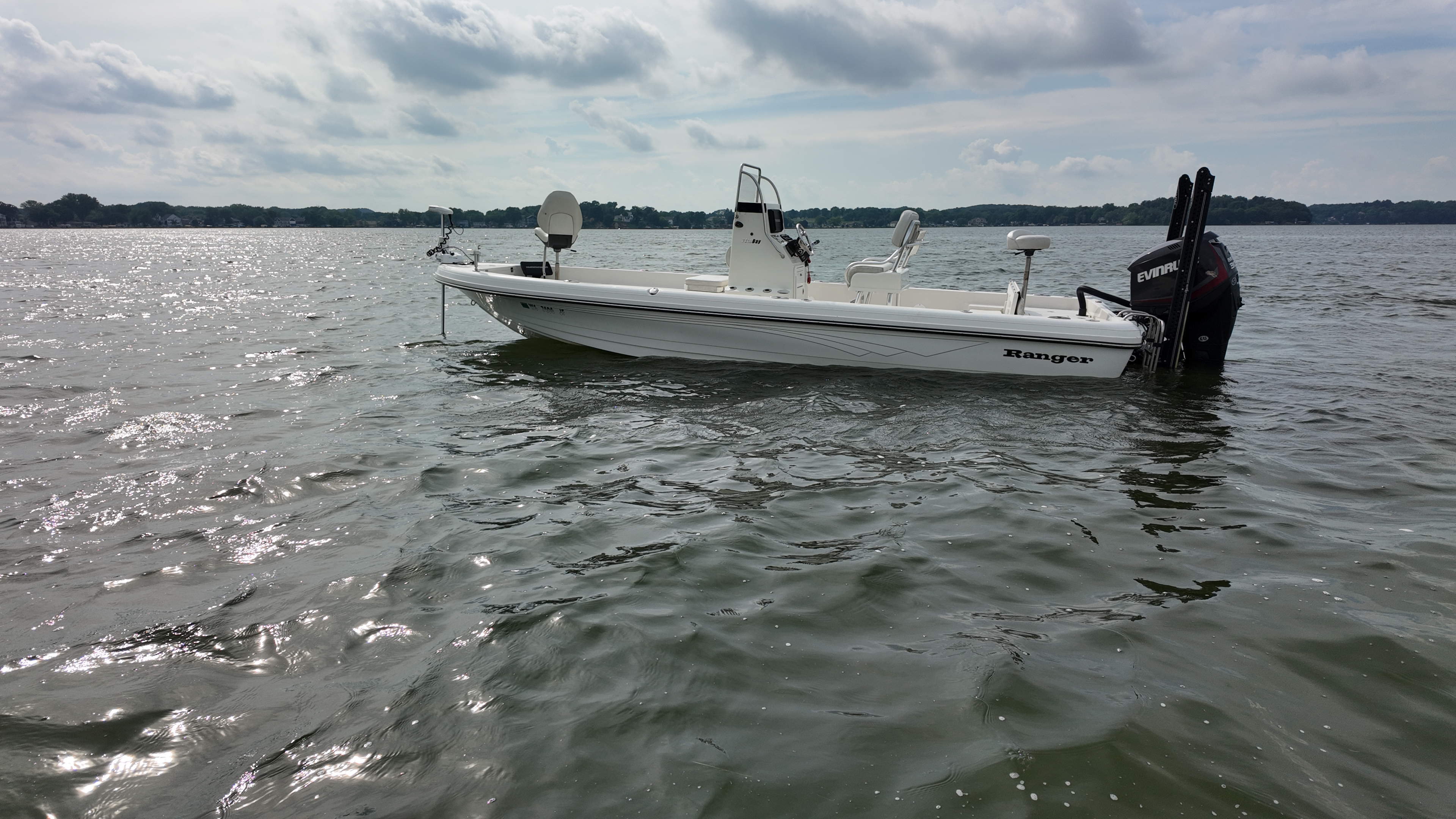 2014 Ranger Boats 2410 BAY Center Console.  300hp, 10' power poles, Helix 12, Helix 9, Ulterra 80, only 253 hours! - Photo 8
