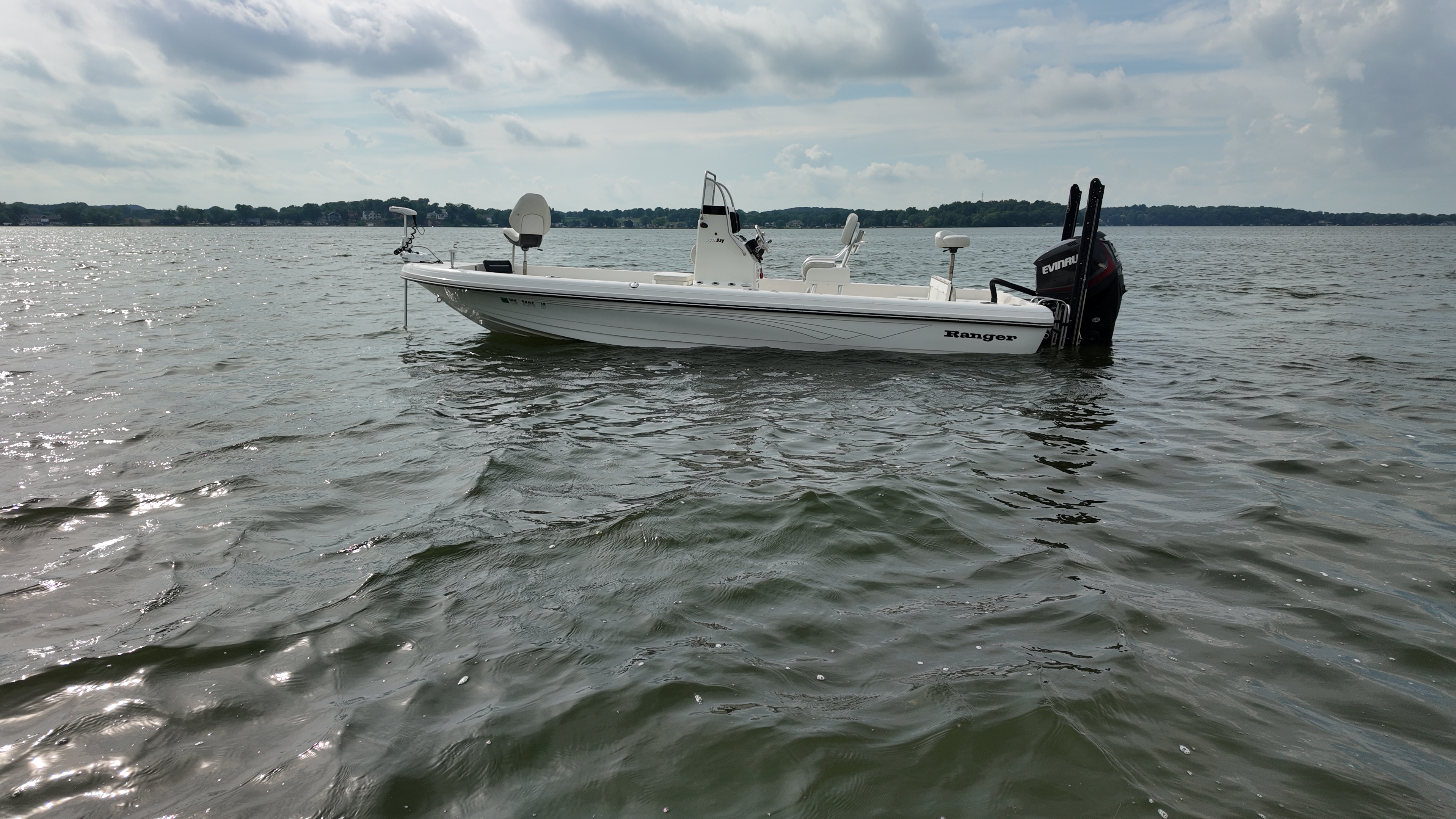 2014 Ranger Boats 2410 BAY Center Console.  300hp, 10' power poles, Helix 12, Helix 9, Ulterra 80, only 253 hours! - Photo 9