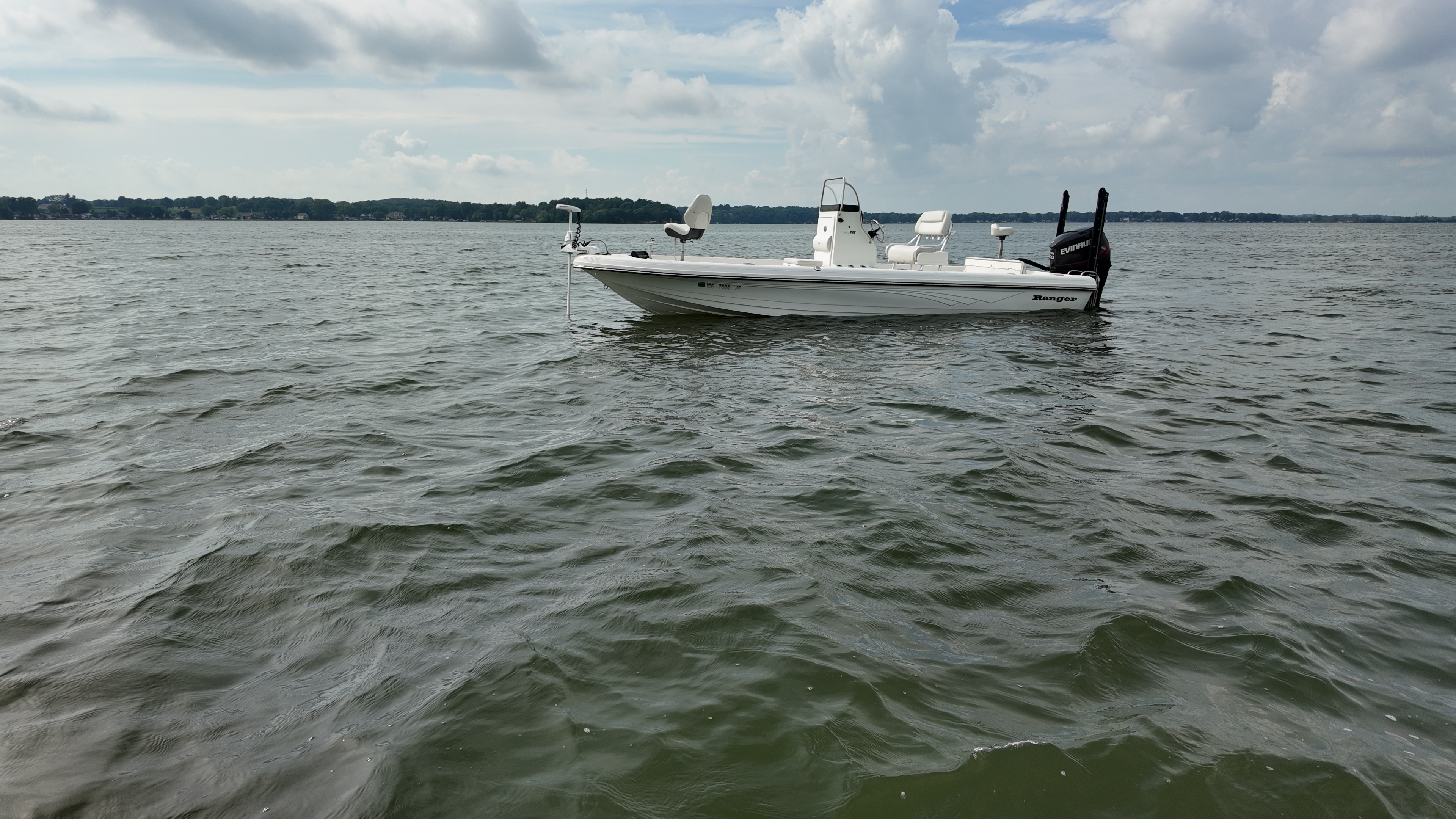 2014 Ranger Boats 2410 BAY Center Console.  300hp, 10' power poles, Helix 12, Helix 9, Ulterra 80, only 253 hours! - Photo 12