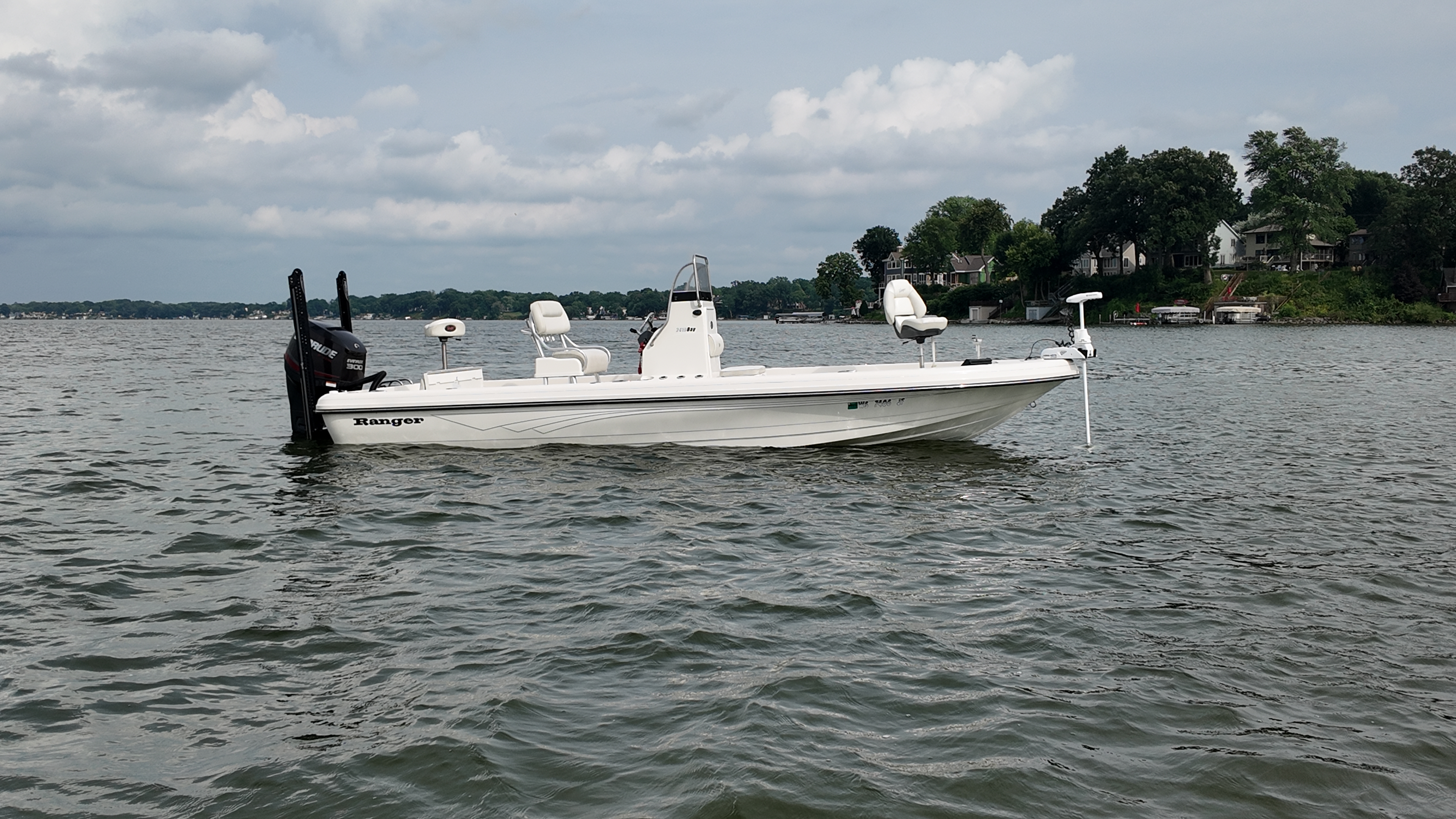 2014 Ranger Boats 2410 BAY Center Console.  300hp, 10' power poles, Helix 12, Helix 9, Ulterra 80, only 253 hours! - Photo 20