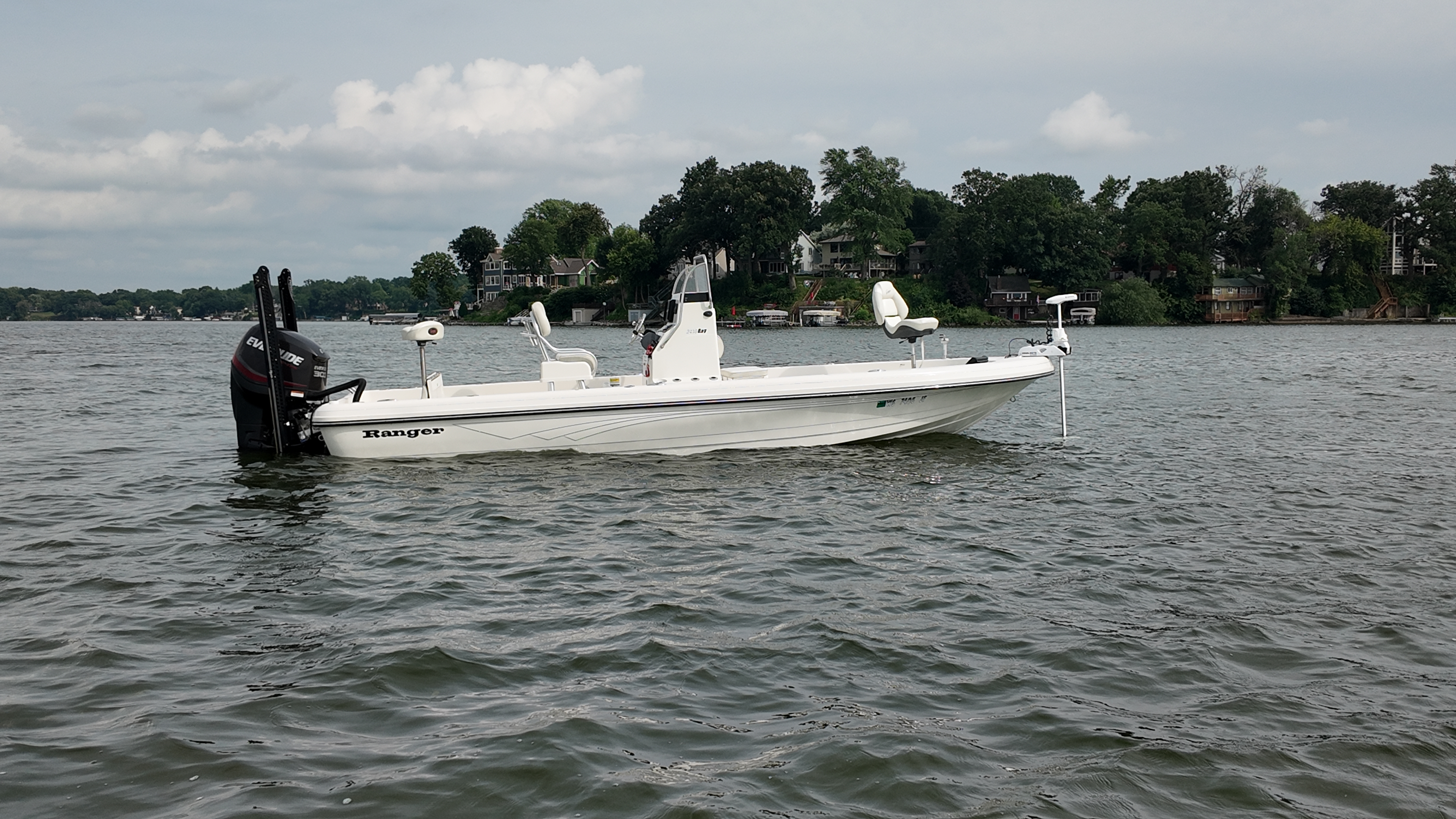 2014 Ranger Boats 2410 BAY Center Console.  300hp, 10' power poles, Helix 12, Helix 9, Ulterra 80, only 253 hours! - Photo 13