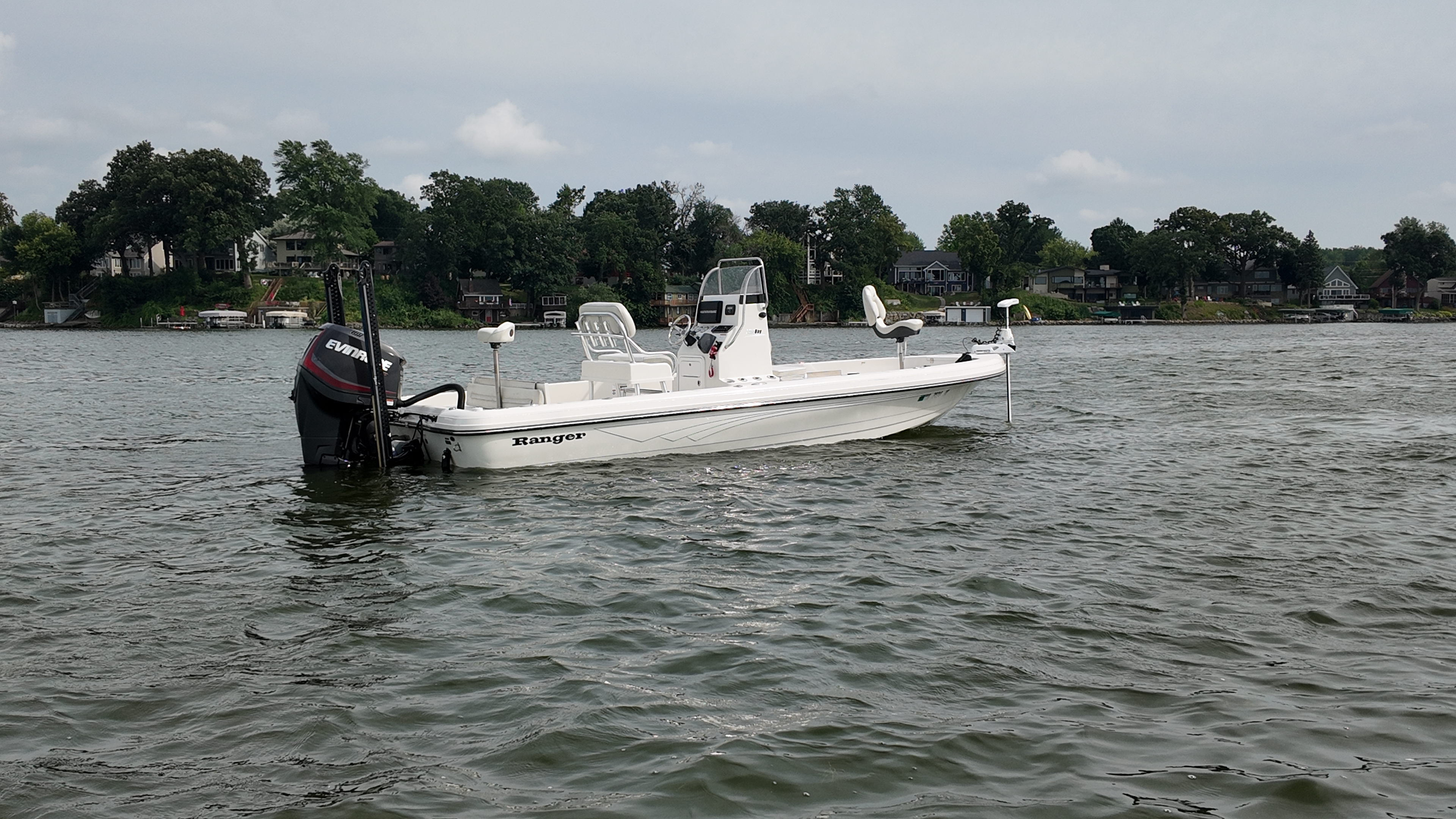 2014 Ranger Boats 2410 BAY Center Console.  300hp, 10' power poles, Helix 12, Helix 9, Ulterra 80, only 253 hours! - Photo 17
