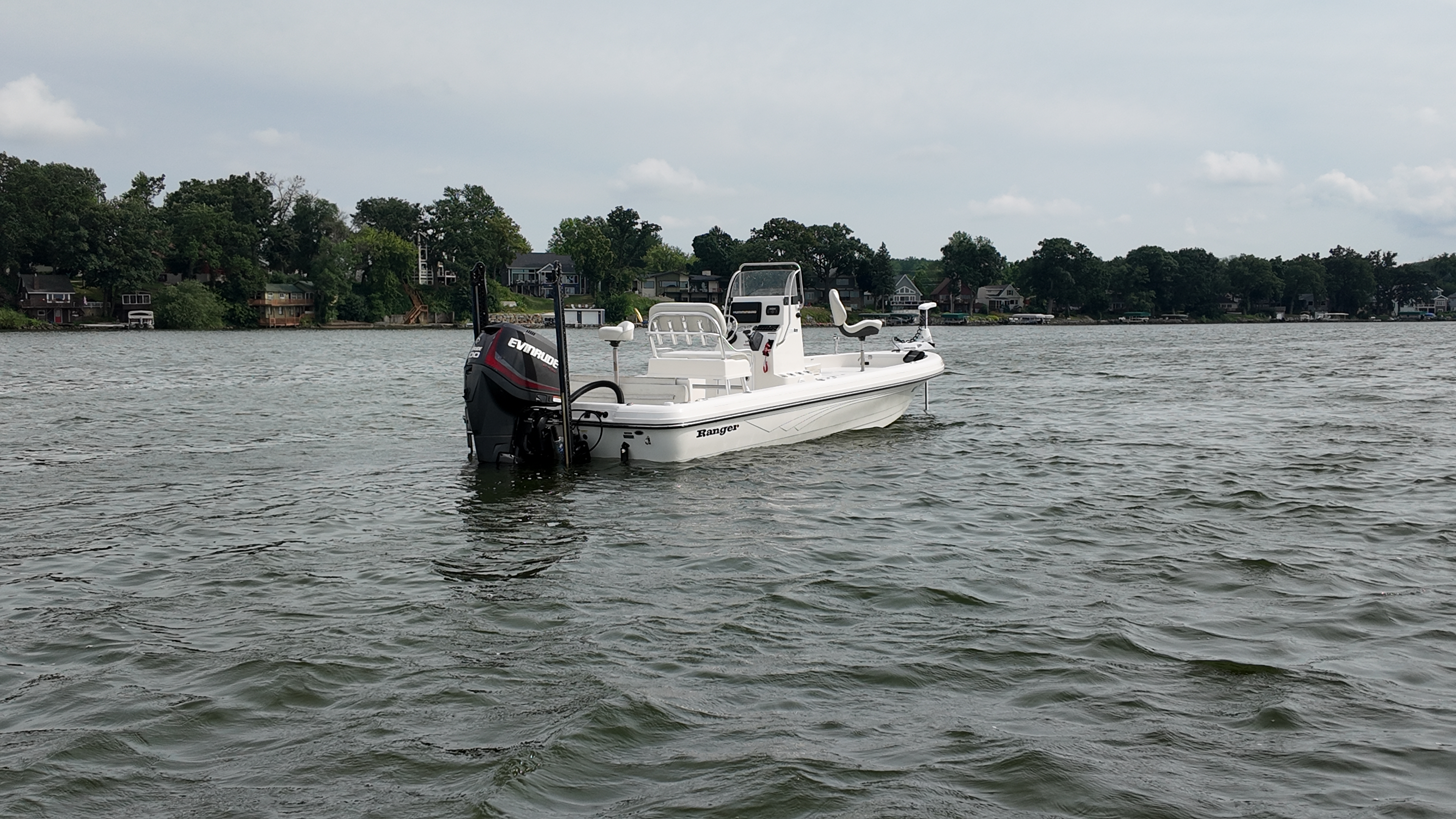 2014 Ranger Boats 2410 BAY Center Console.  300hp, 10' power poles, Helix 12, Helix 9, Ulterra 80, only 253 hours! - Photo 14