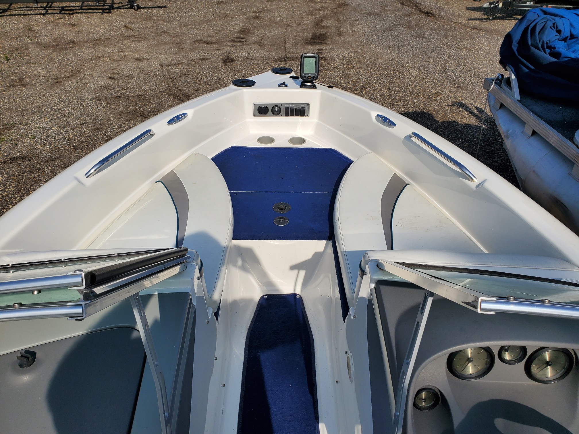 1998 Bayliner 1904 Ski Fish Bow Rider.  120hp Outboard - Photo 8