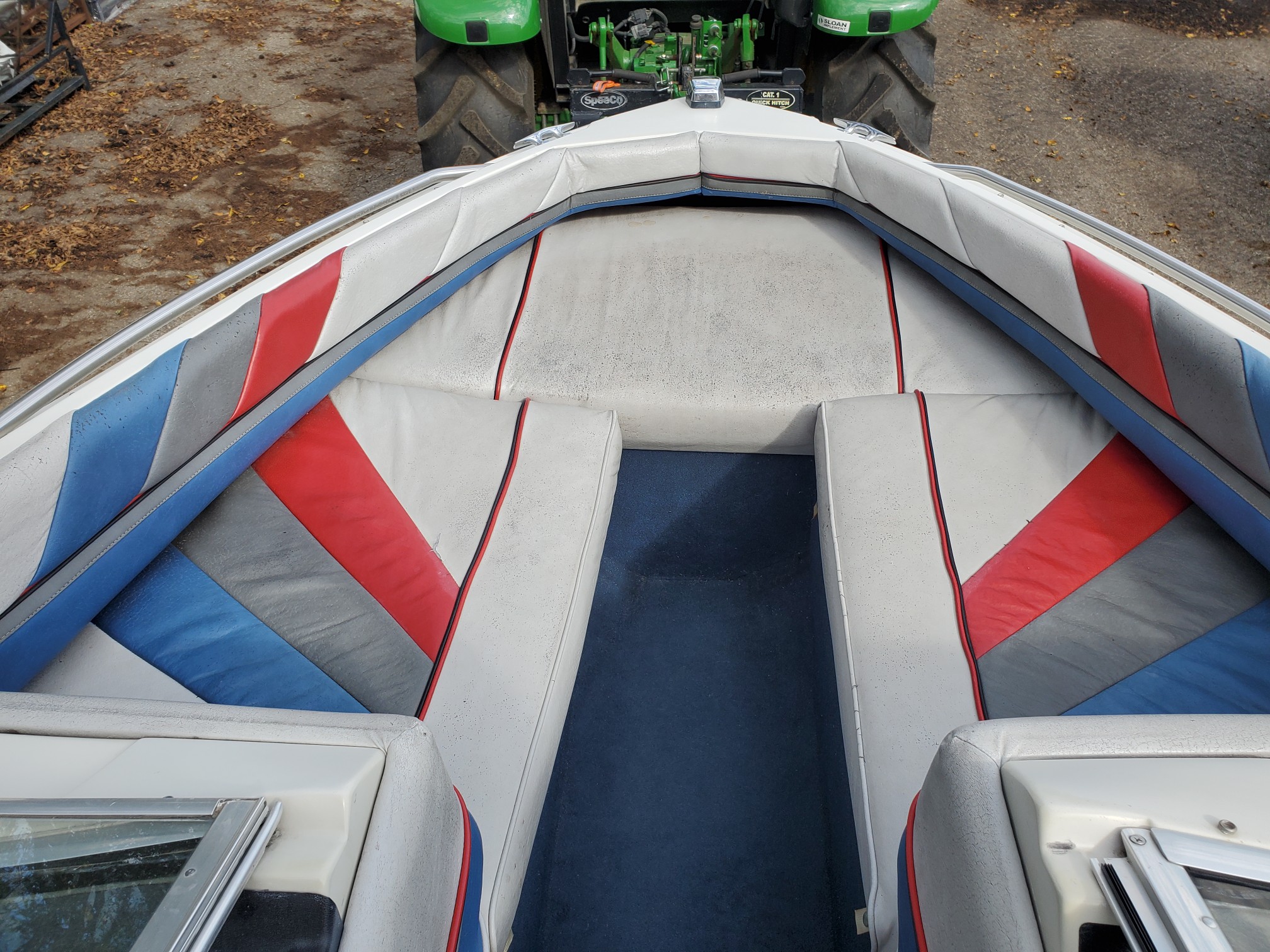 1987 Bayliner Capri Bowrider.  3.0 Sterndrive - Photo 6