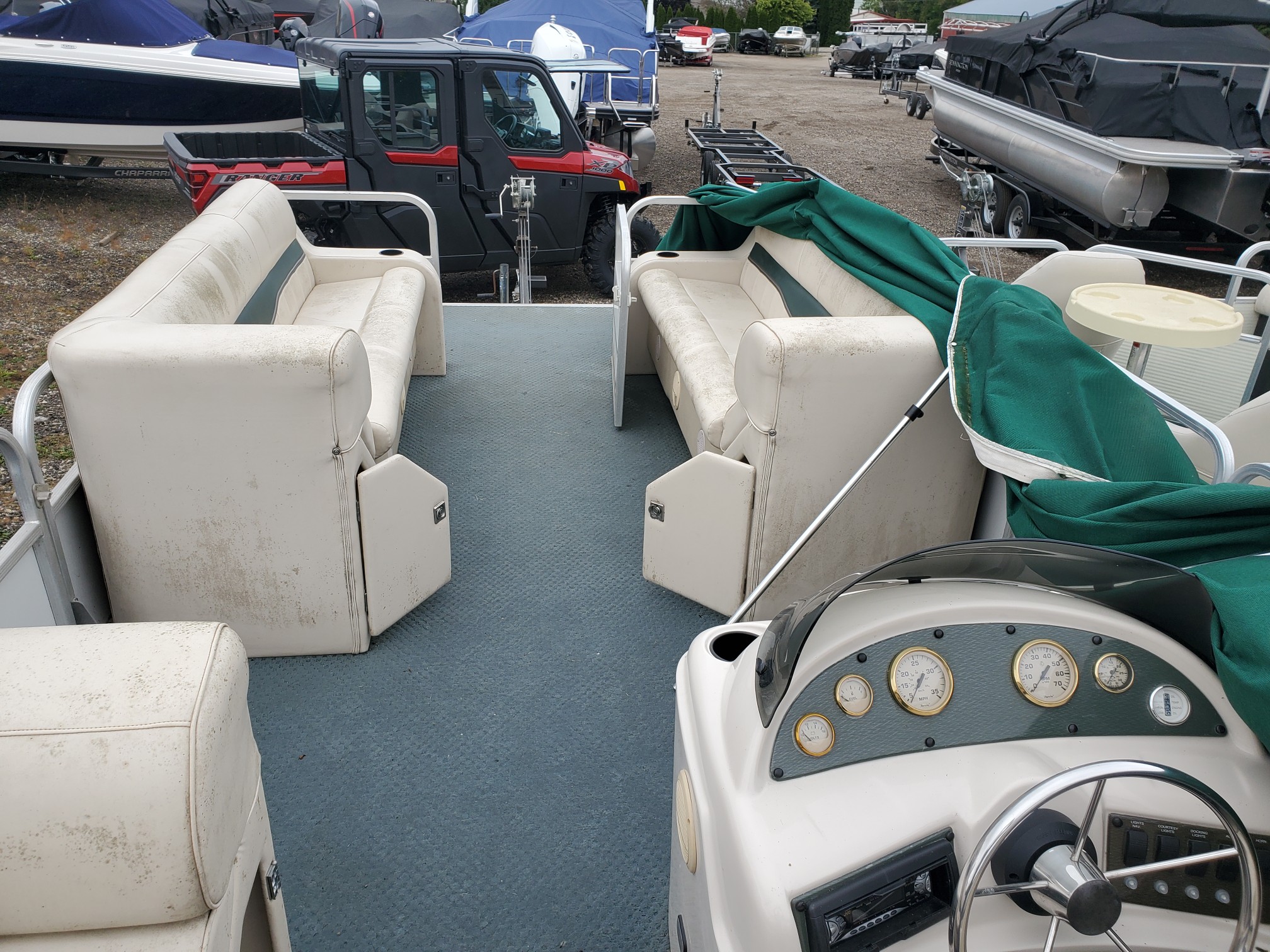 2004 Leisure Kraft Graceland Pontoon w/ Johnson 90hp  BUDGET SPECIAL! - Photo 6
