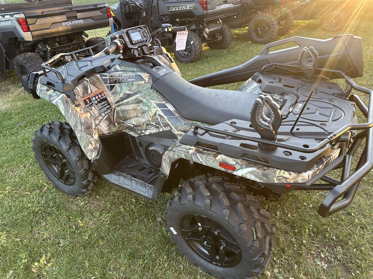 2025 Polaris Sportsman 570 Hunt Edition.  Power steering, winch, Gun scabbard! - Photo 8