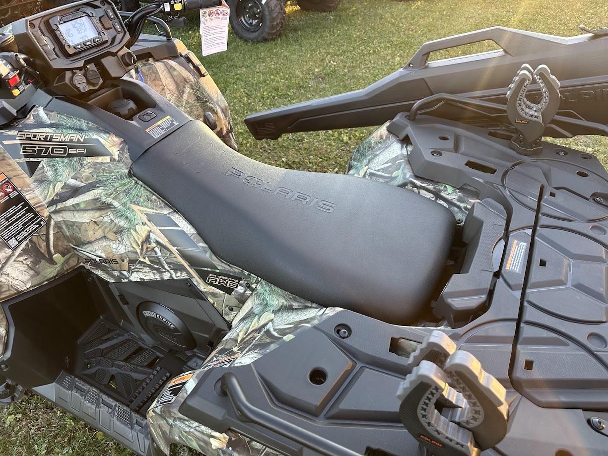 2025 Polaris Sportsman 570 Hunt Edition.  Power steering, winch, Gun scabbard! - Photo 7