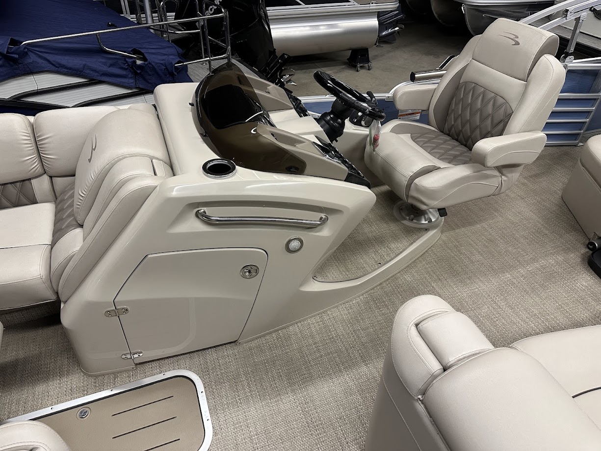 2017 Bennington 25 RCL ESP Tritoon Mercury 300HP Verado - Photo 17
