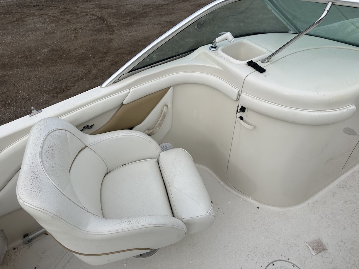 2000 Sea Ray 210 SUNDECK  5.0 Mercruiser V8 - Photo 11